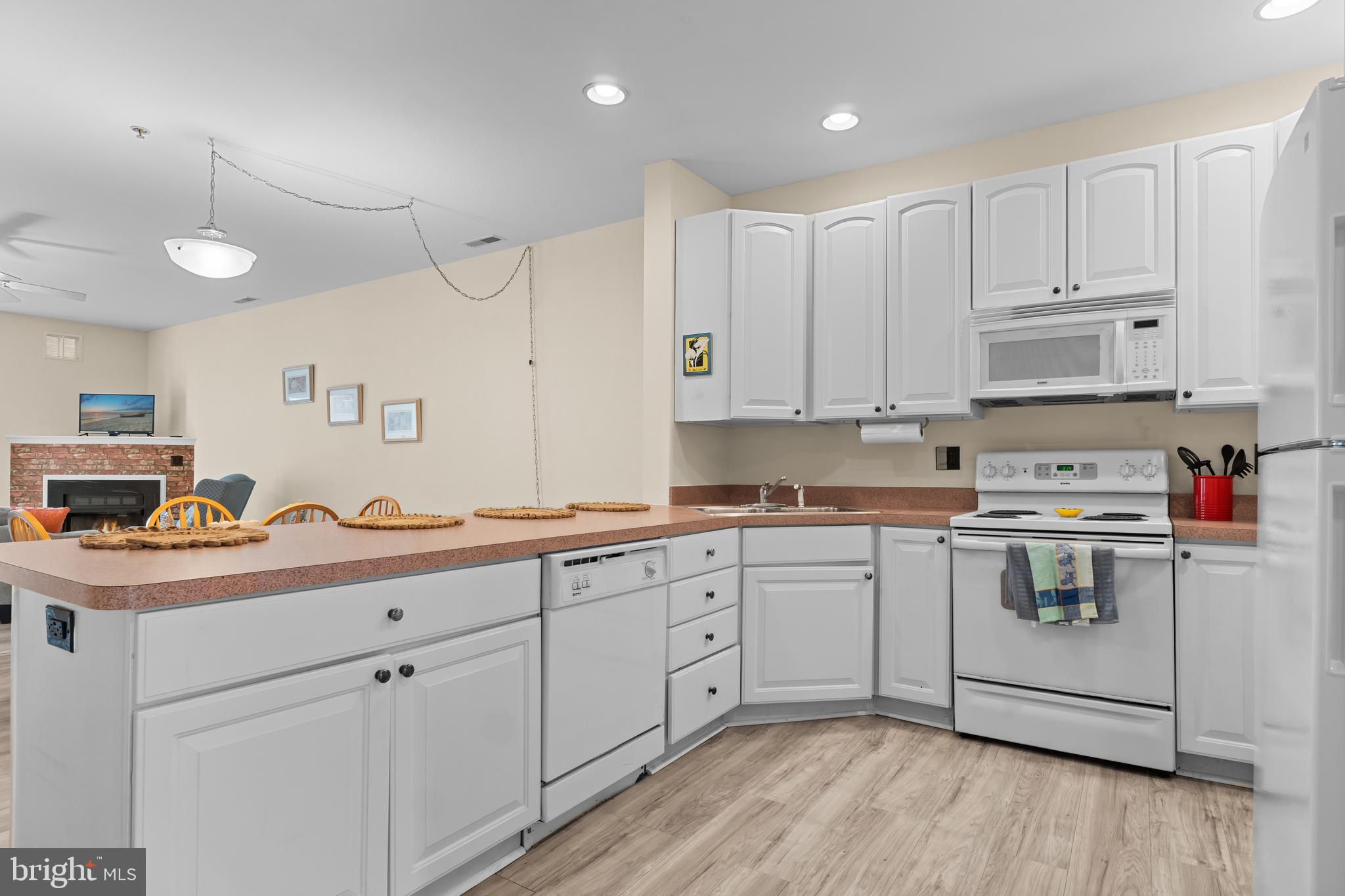 SUMMERLYN - Residential