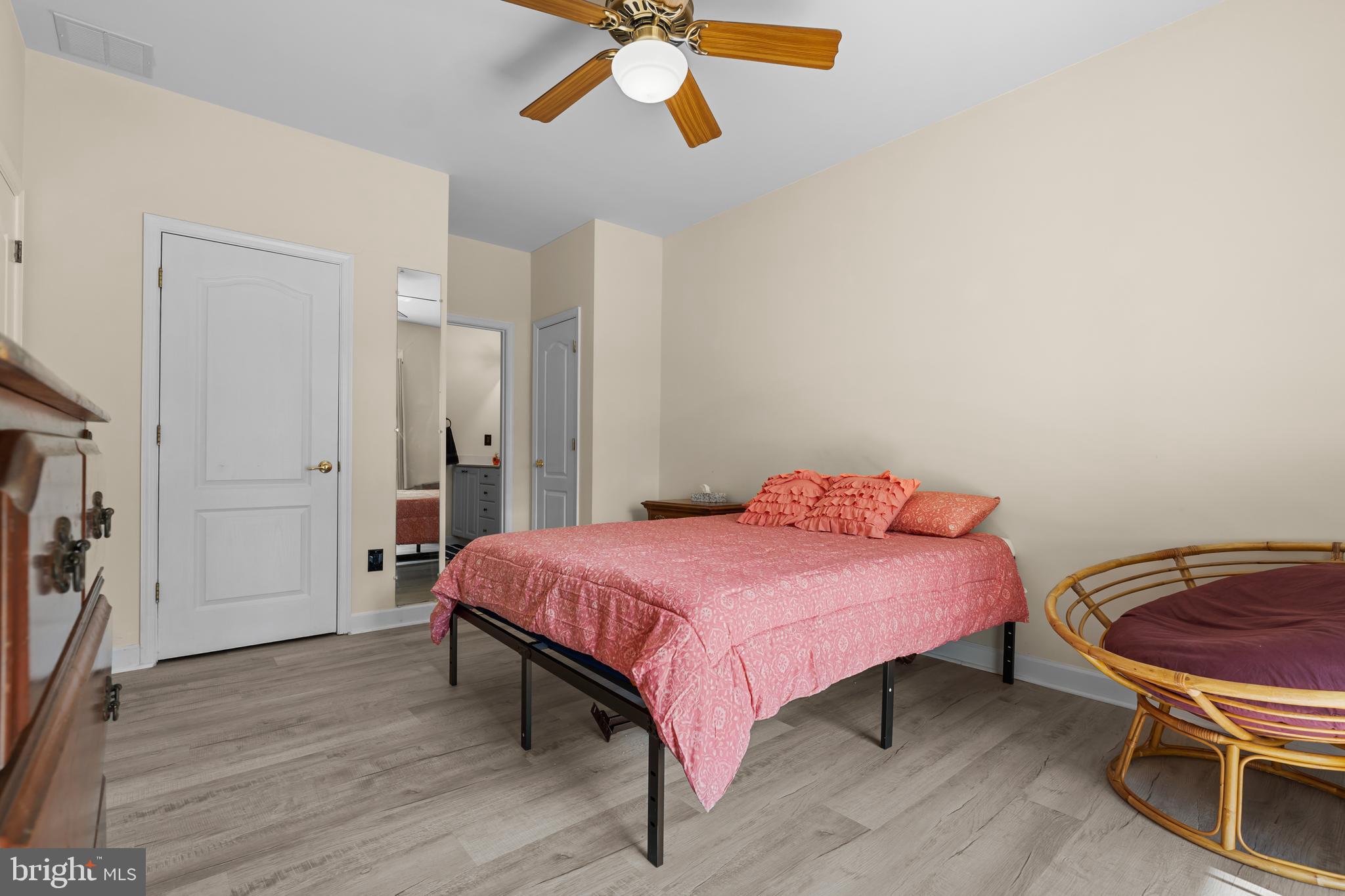 SUMMERLYN - Residential