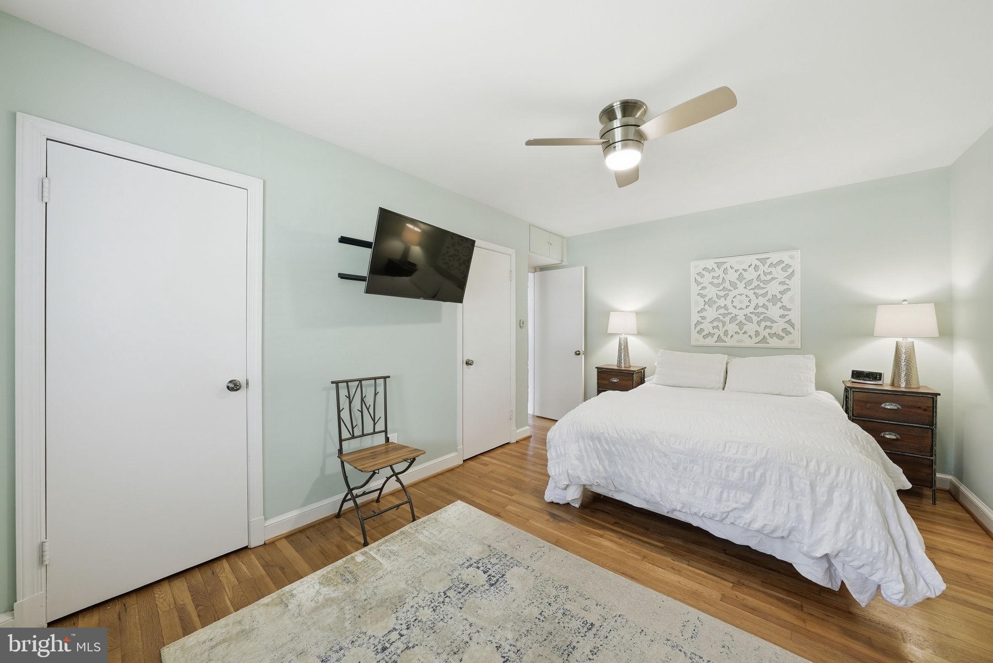 BERKSHIRE OAKWOOD - Residential