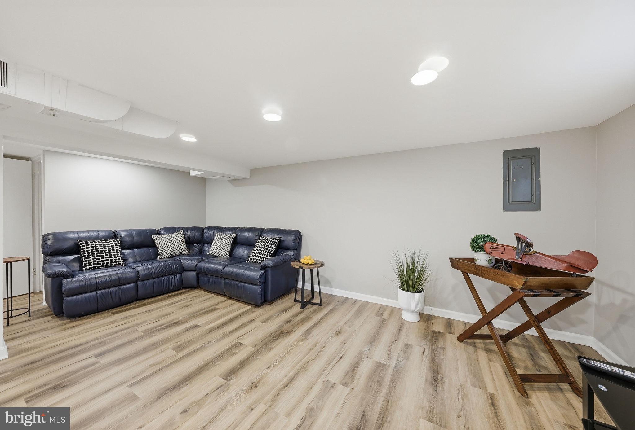 BERKSHIRE OAKWOOD - Residential