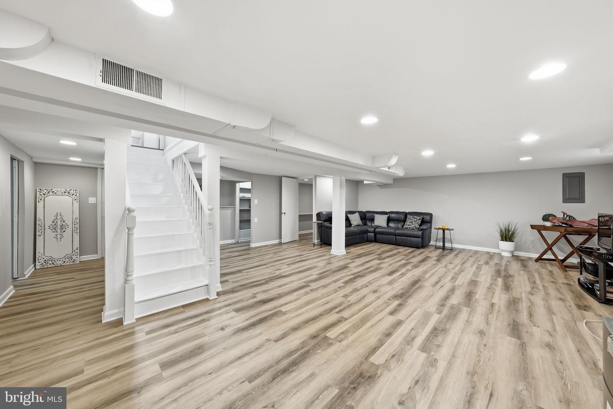 BERKSHIRE OAKWOOD - Residential