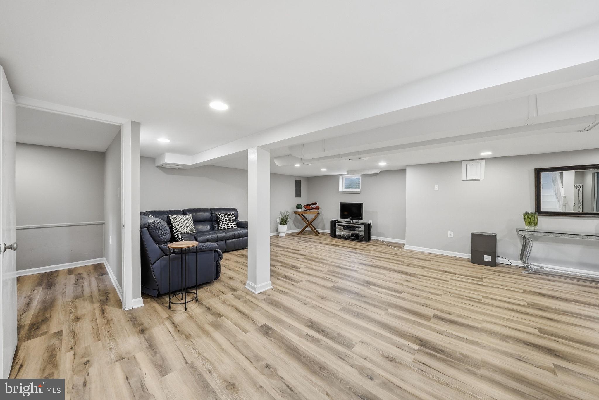 BERKSHIRE OAKWOOD - Residential