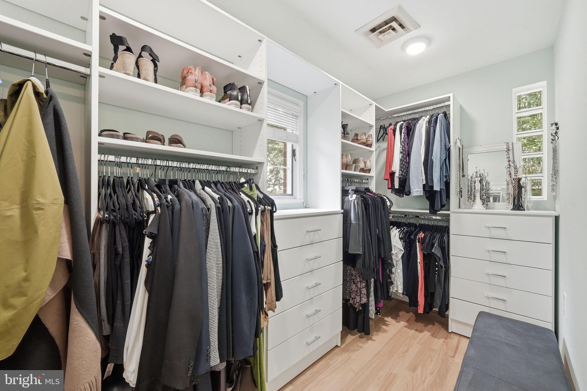 BERKSHIRE OAKWOOD - Residential