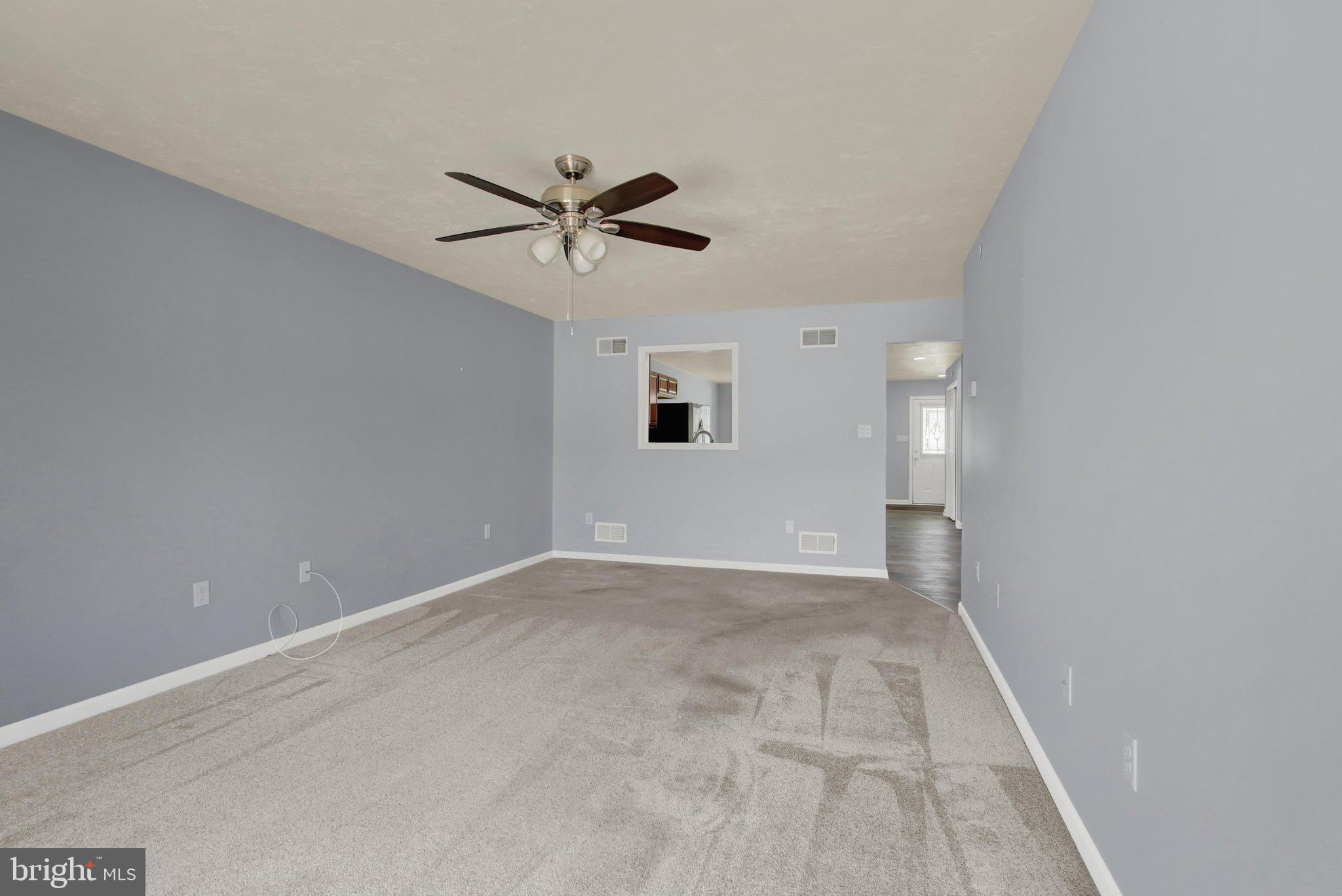 LAUREL MANOR - Residential