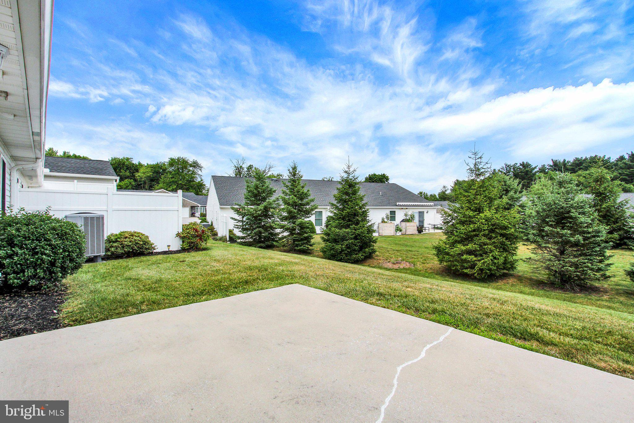 LAUREL MANOR - Residential