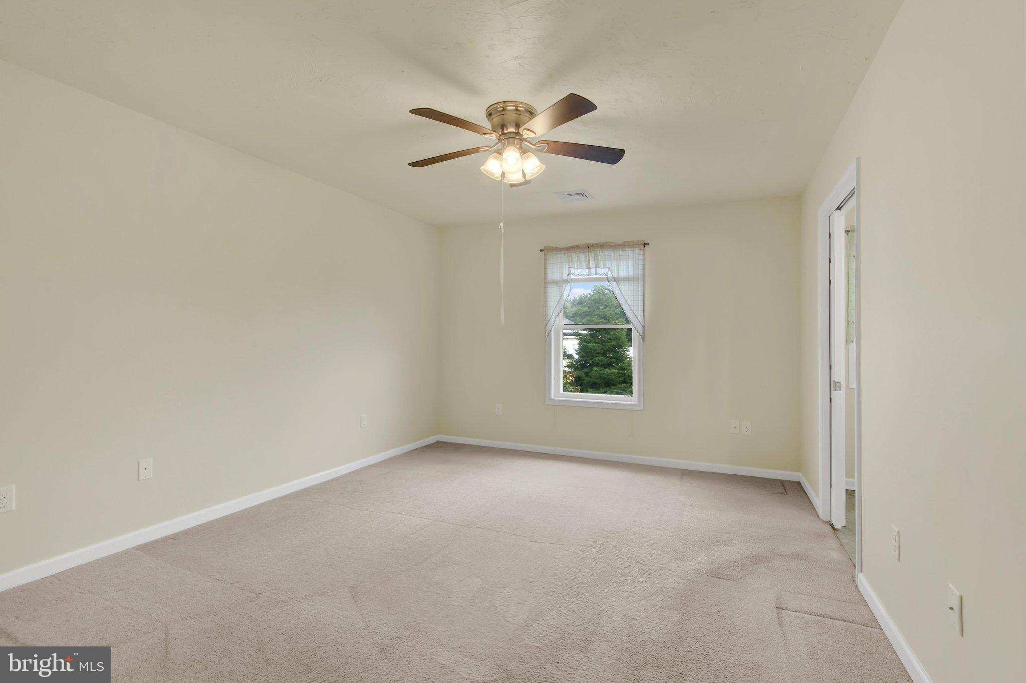 LAUREL MANOR - Residential