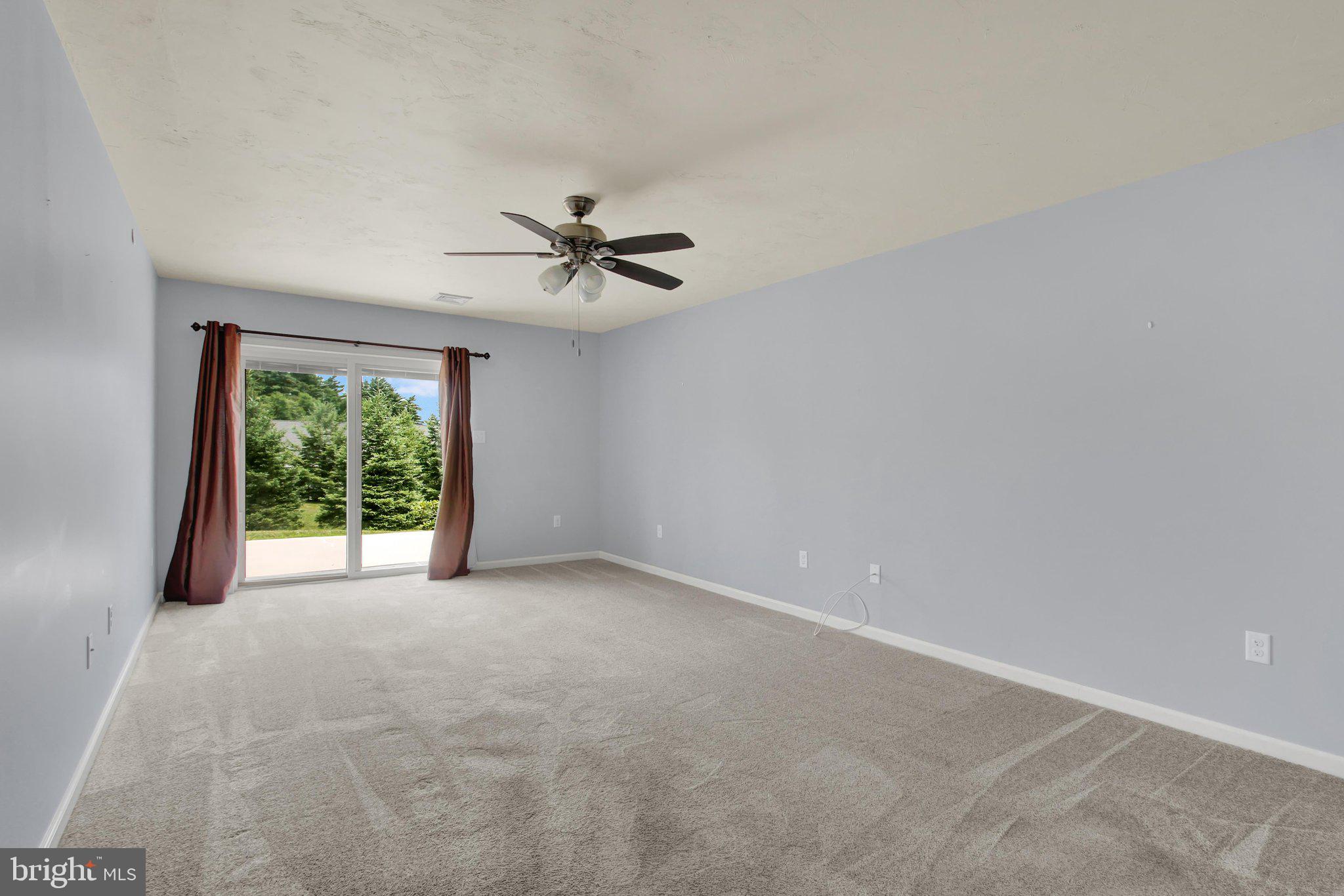 LAUREL MANOR - Residential