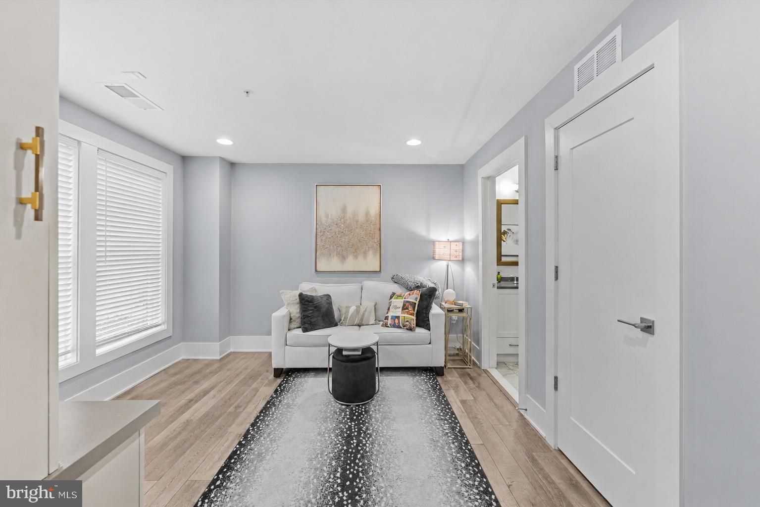 GROSVENOR HEIGHTS - Residential
