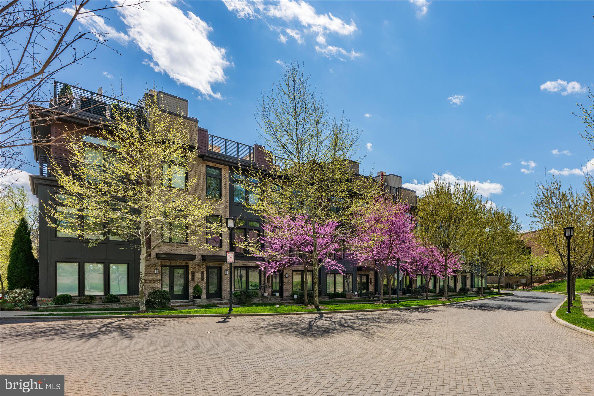 GROSVENOR HEIGHTS - Residential