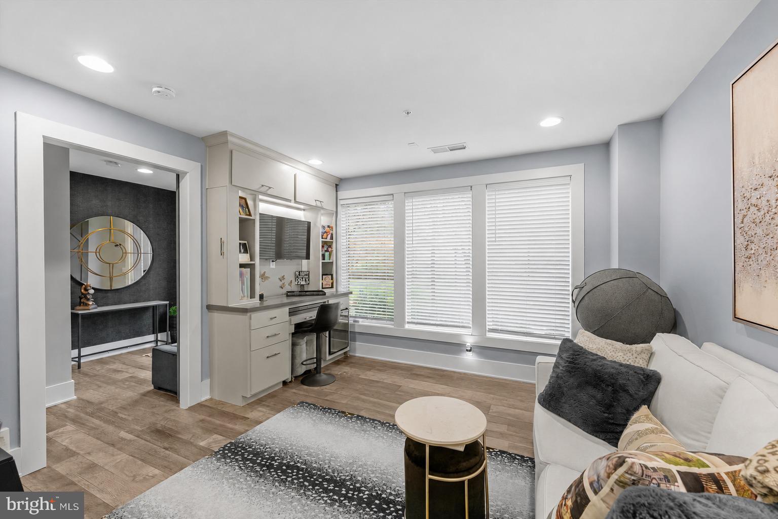 GROSVENOR HEIGHTS - Residential
