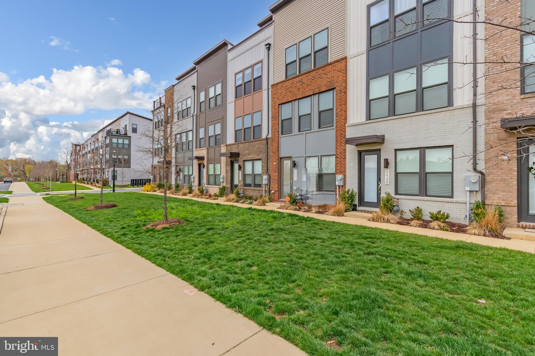 RIVERFRONT - Residential