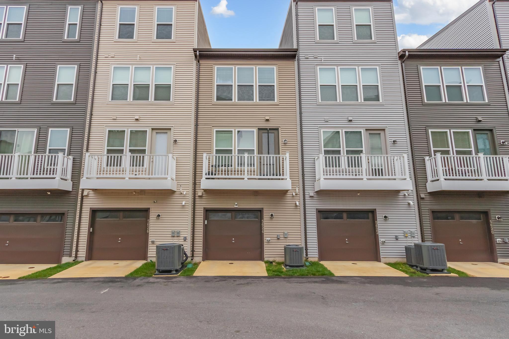 RIVERFRONT - Residential
