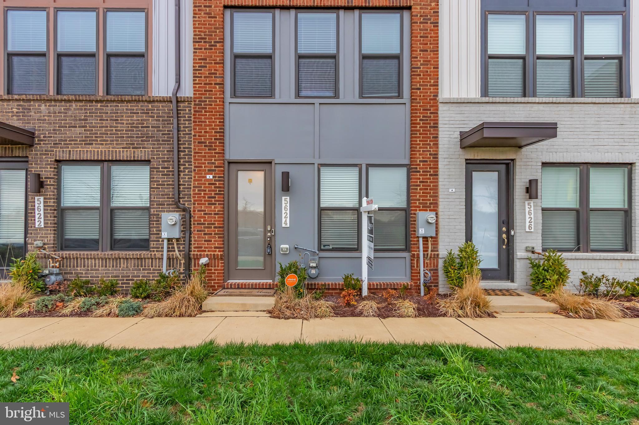 RIVERFRONT - Residential