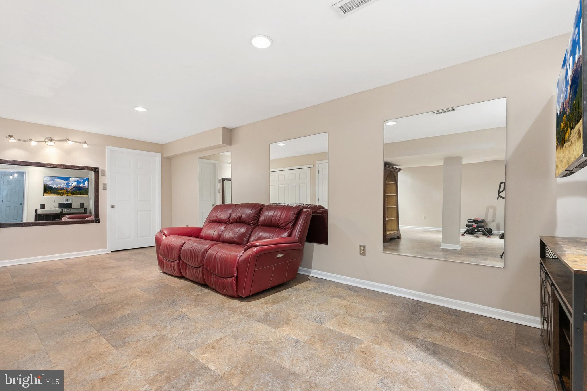 BEECH CREEK - Residential