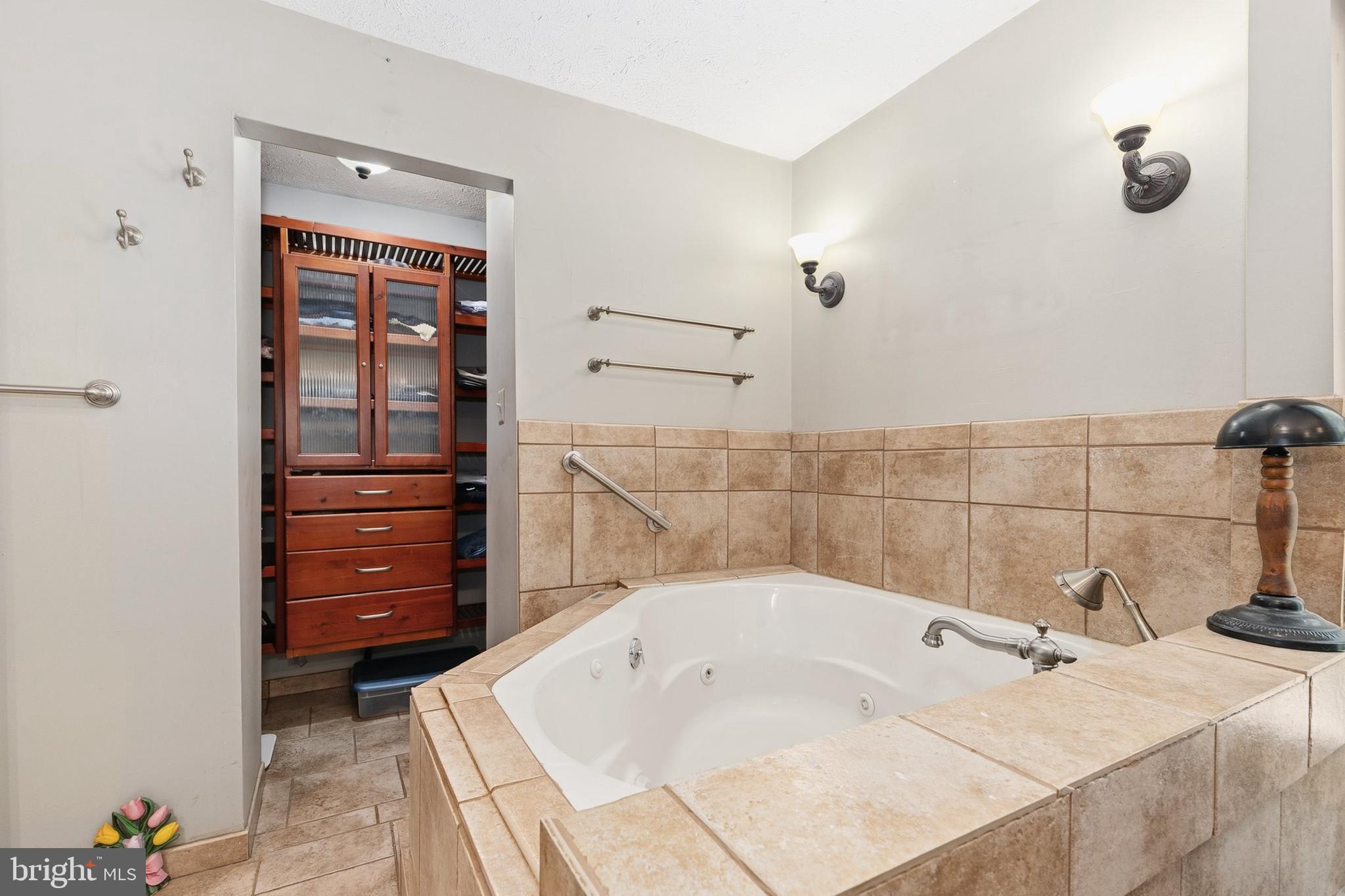 BEECH CREEK - Residential