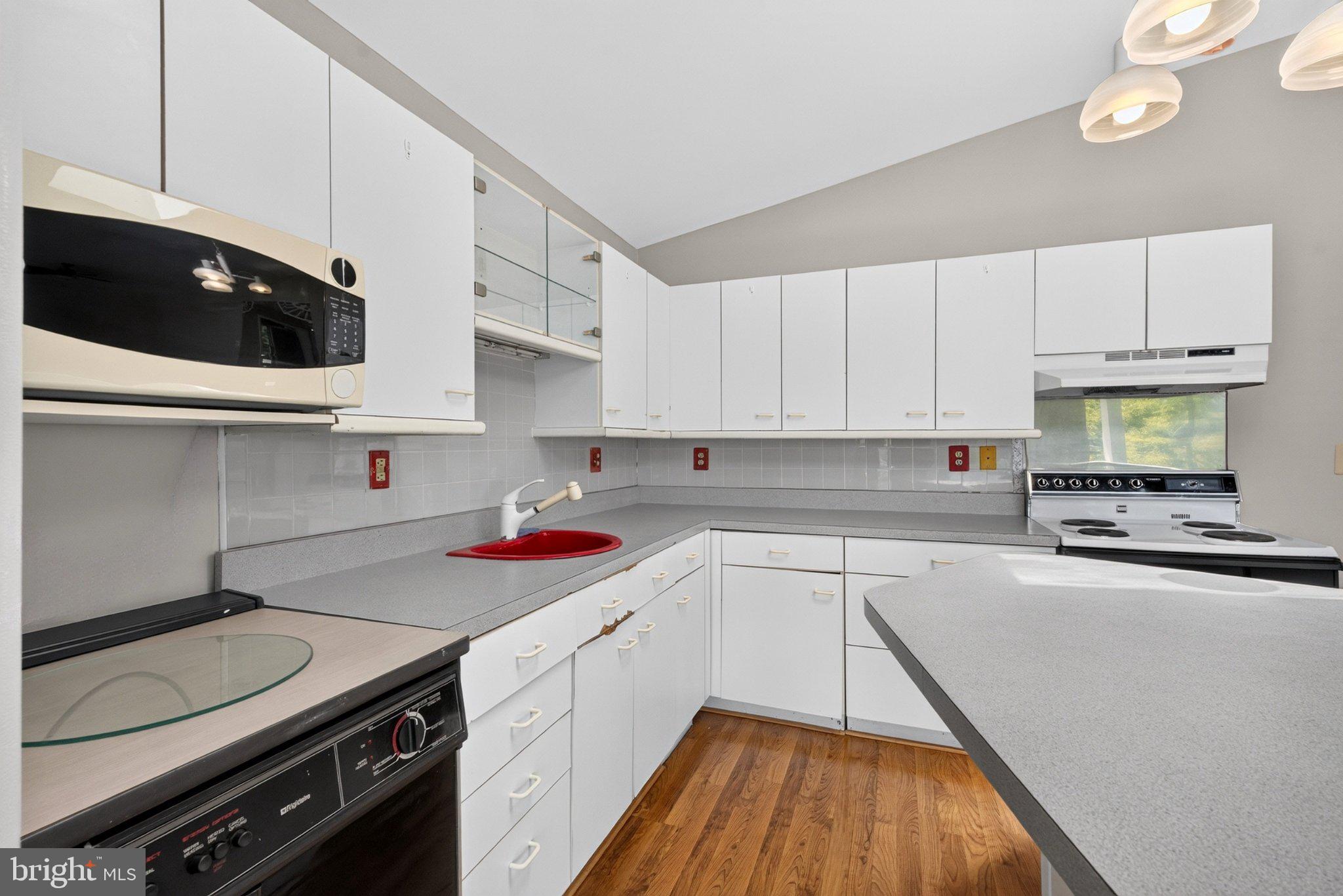 EDGEMERE/SPARROWS POINT - Residential