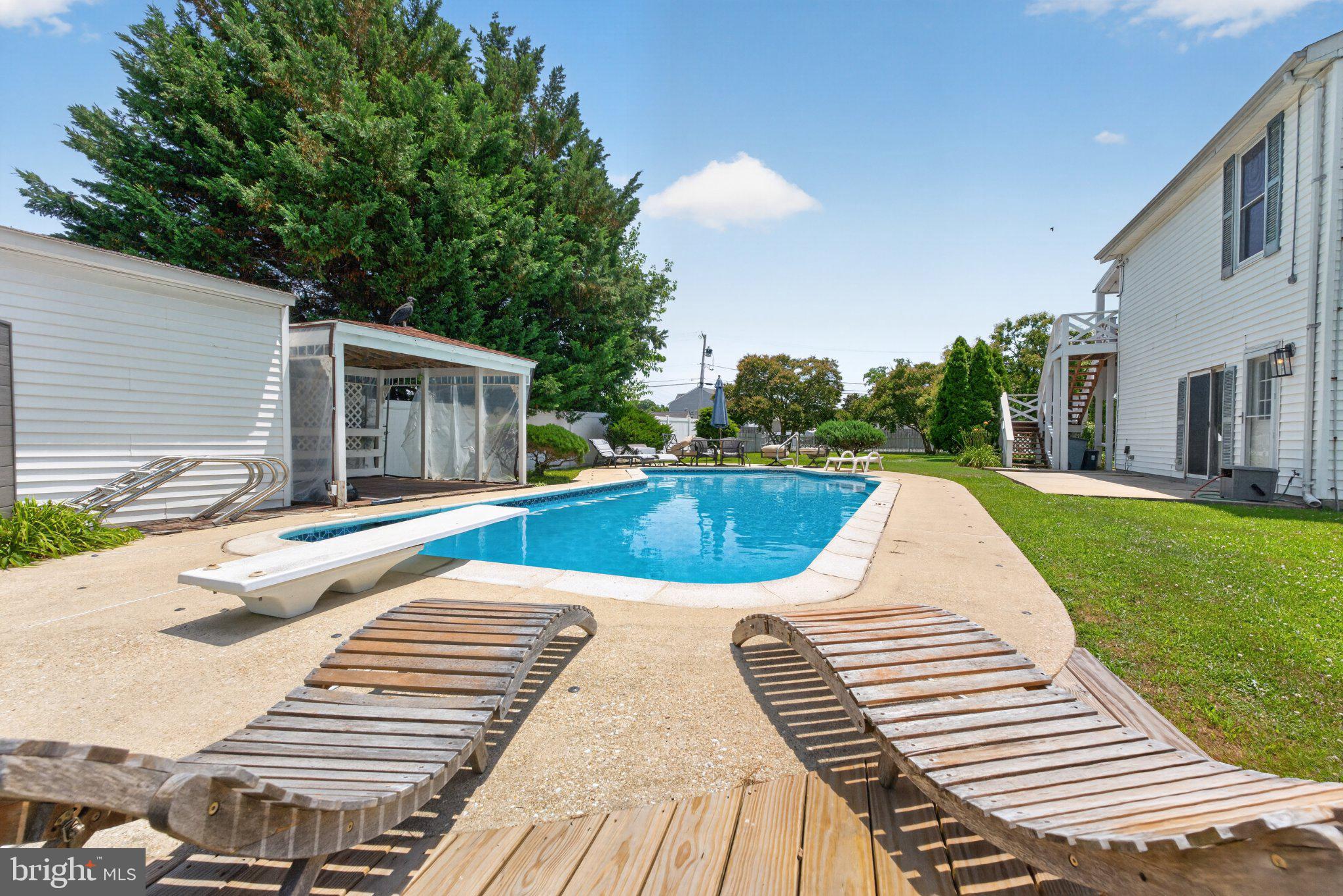 EDGEMERE/SPARROWS POINT - Residential