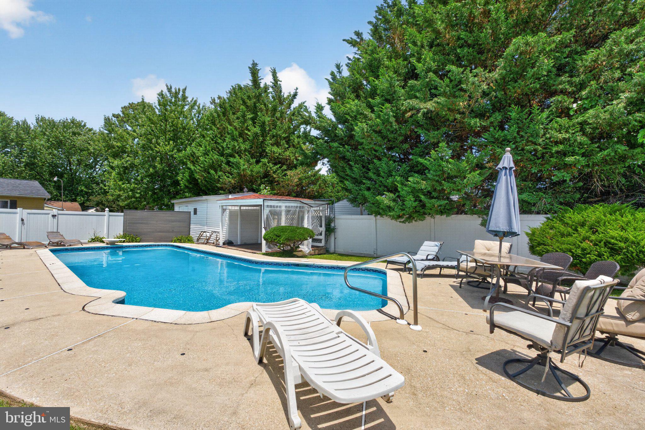 EDGEMERE/SPARROWS POINT - Residential