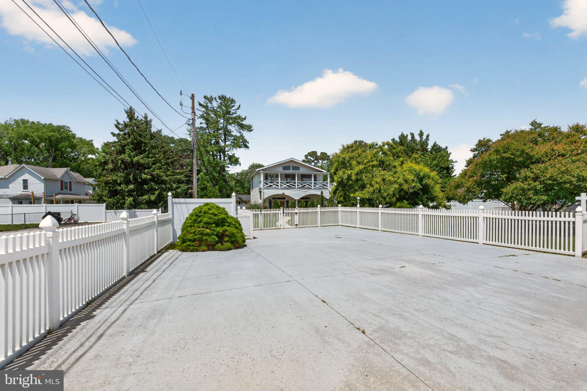 EDGEMERE/SPARROWS POINT - Residential