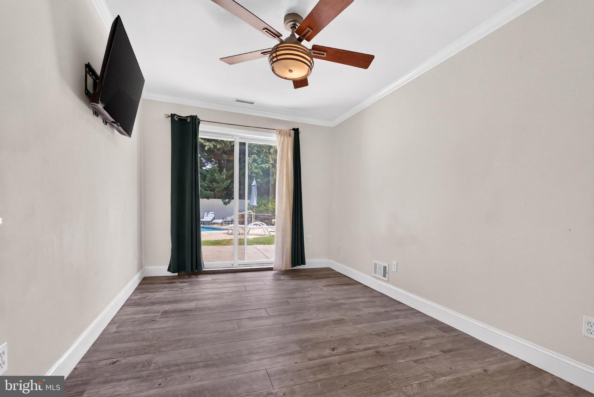 EDGEMERE/SPARROWS POINT - Residential