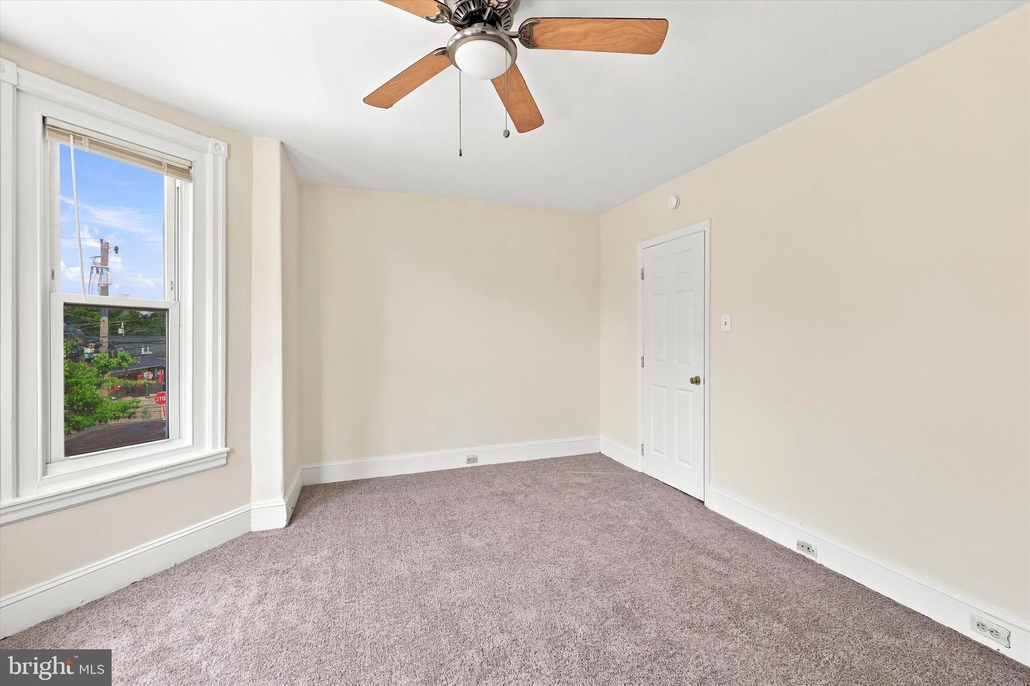 MILMONT PARK - Residential