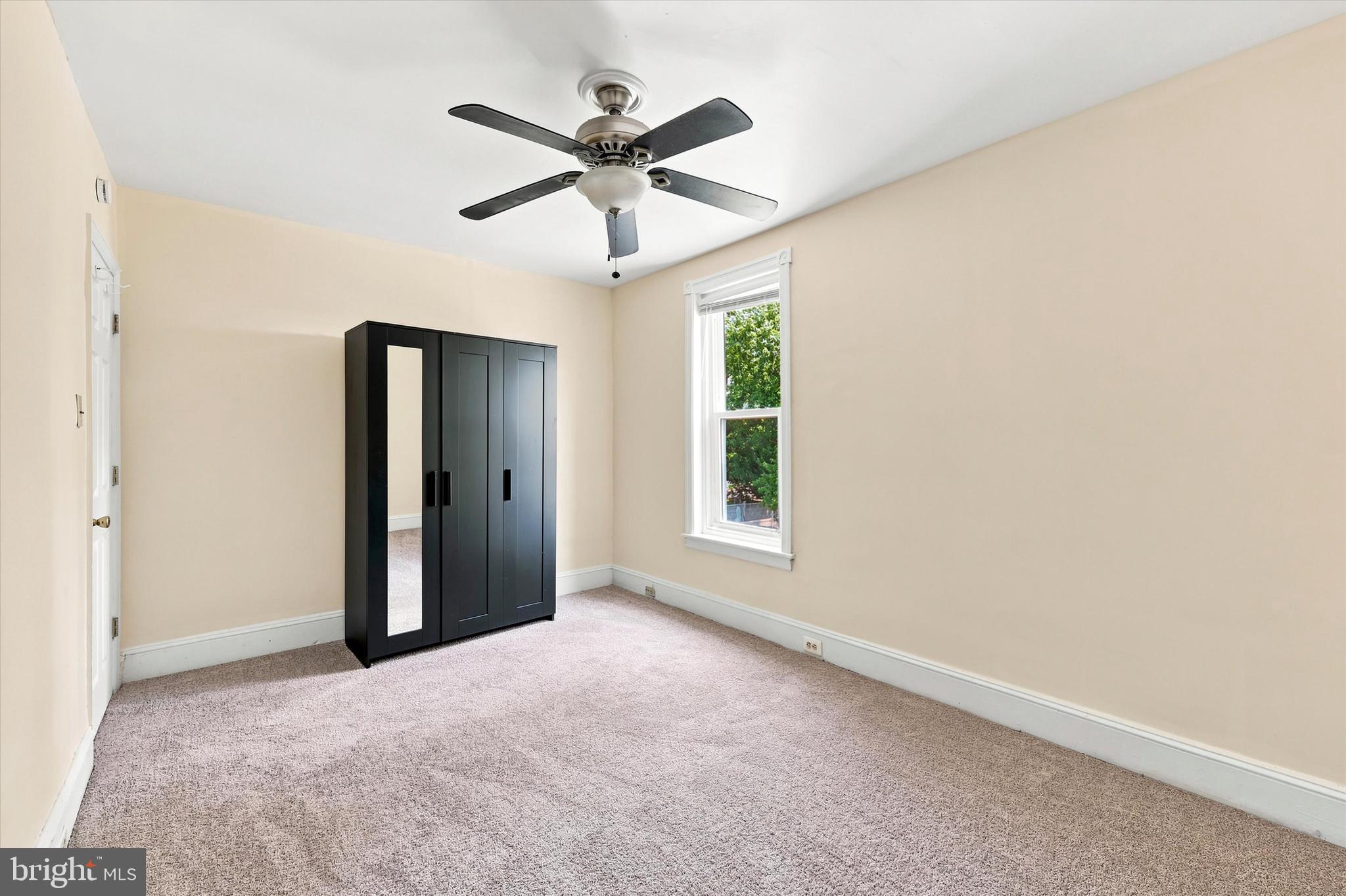 MILMONT PARK - Residential