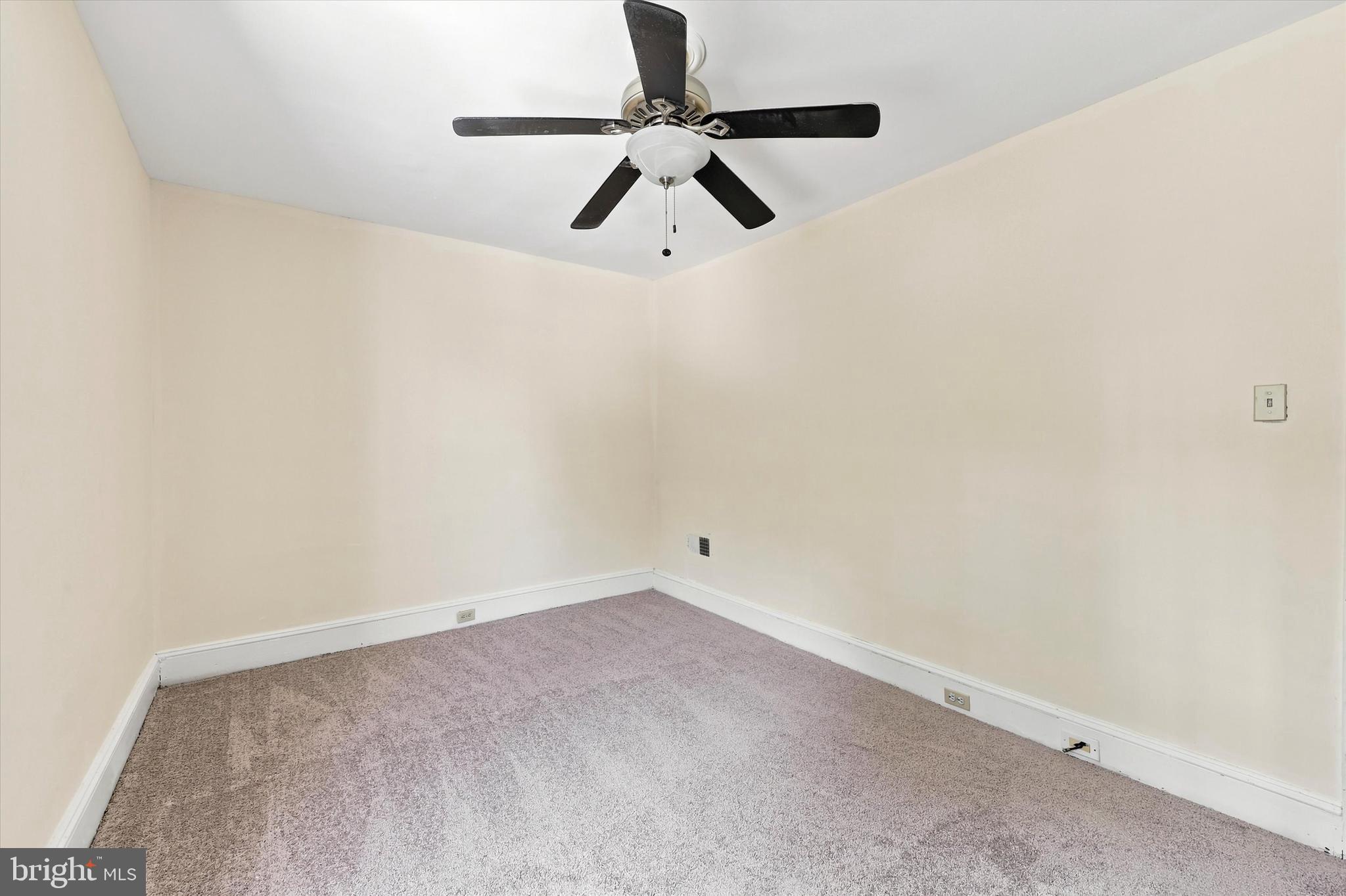 MILMONT PARK - Residential