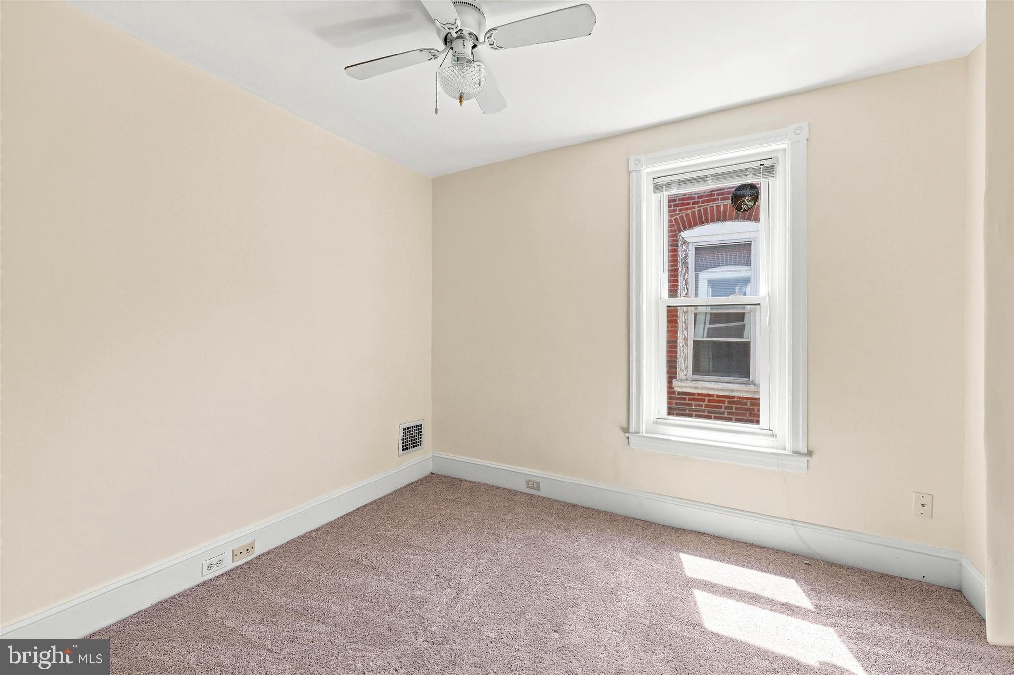 MILMONT PARK - Residential