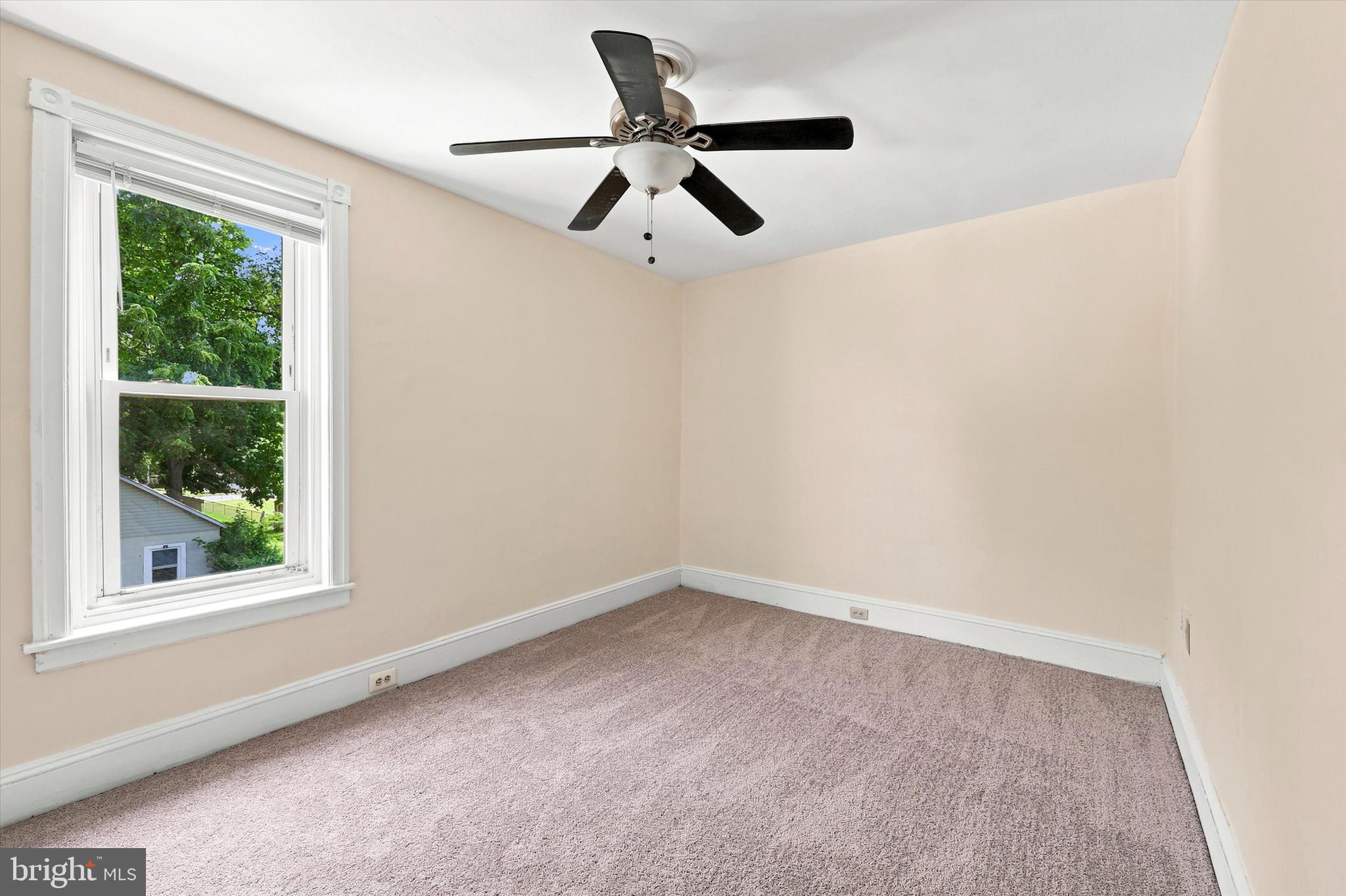 MILMONT PARK - Residential
