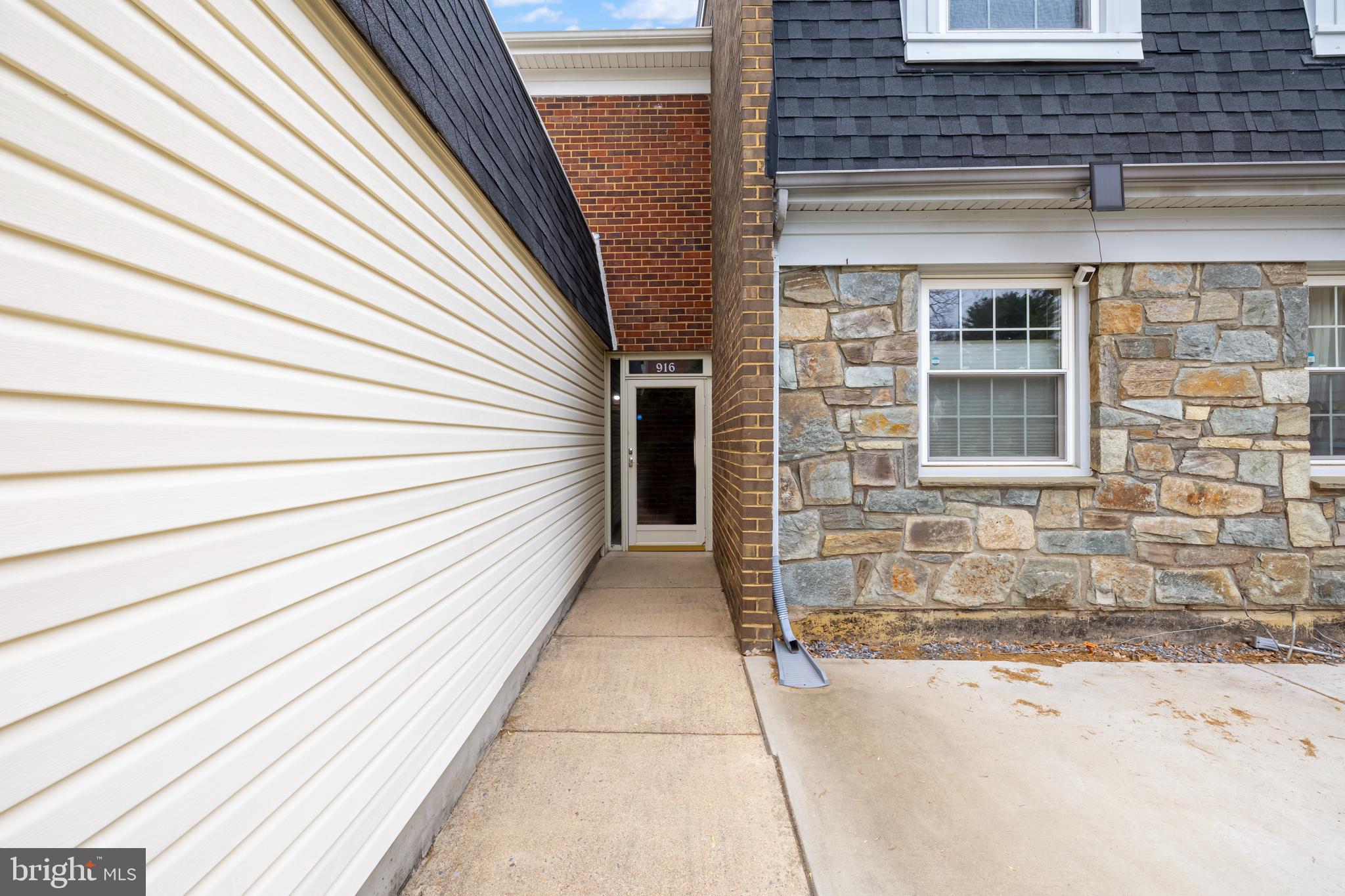 TOWNES OF MOOREFIELD - Residential