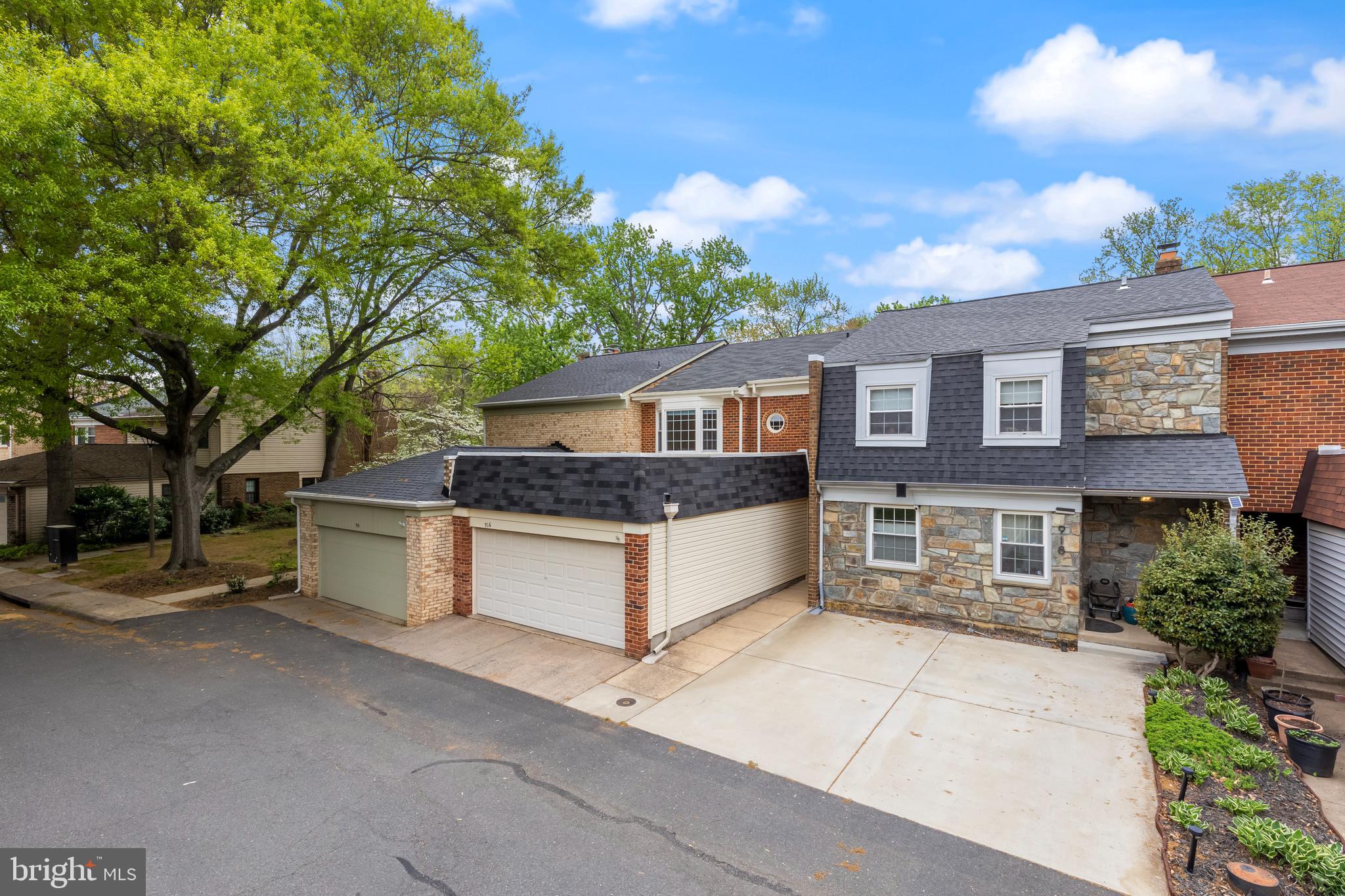 TOWNES OF MOOREFIELD - Residential