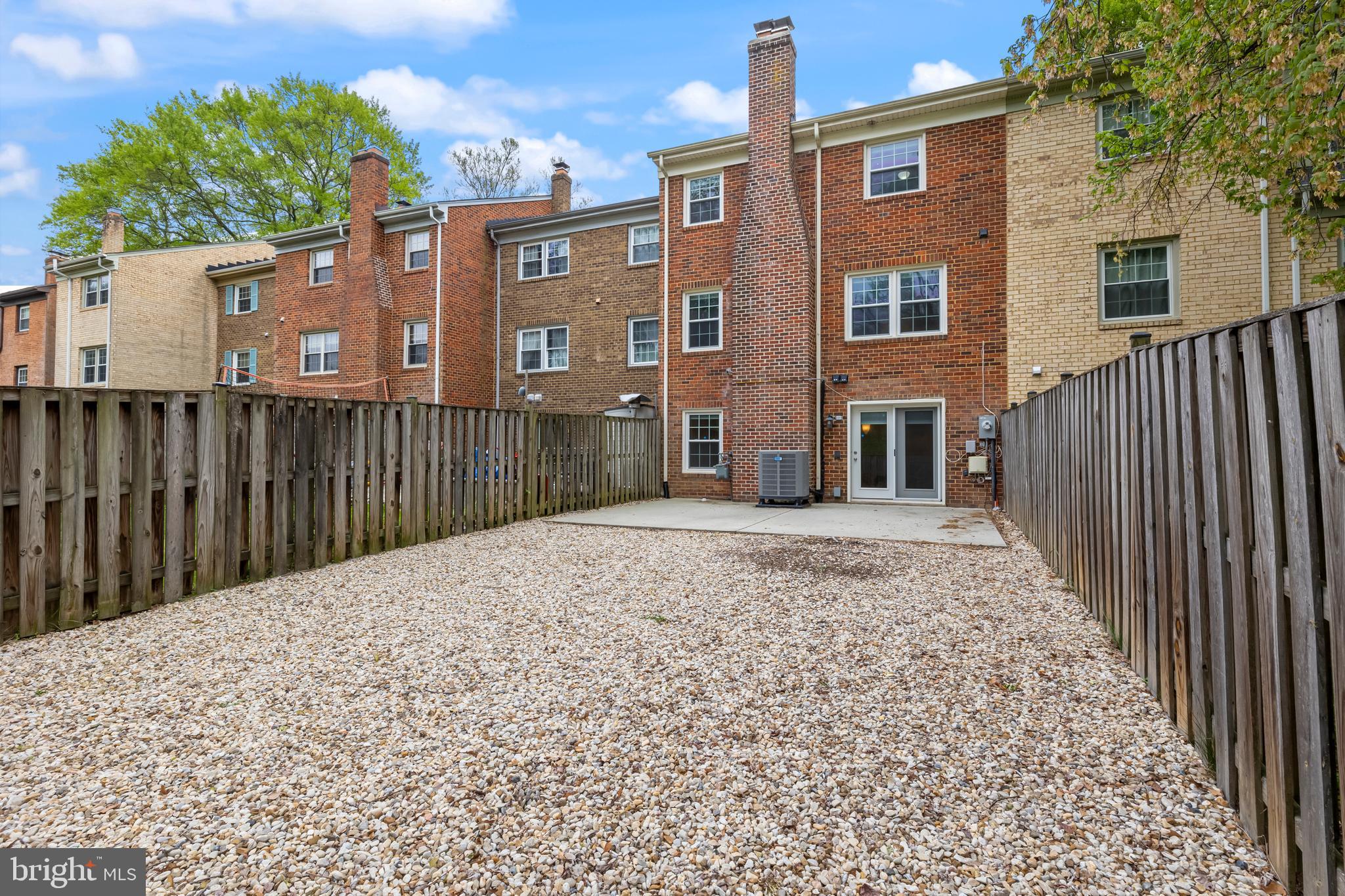 TOWNES OF MOOREFIELD - Residential