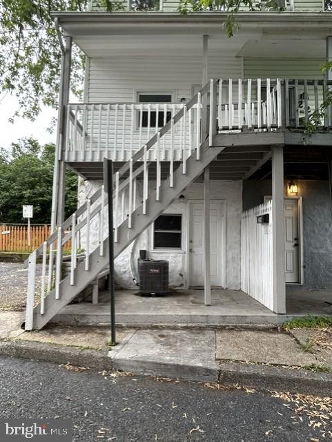 This freshly updated semi-detached townhome offers a great opportunity for both homeowners and investors alike. Featuring 3 bedrooms and 1.5 baths, this home combines comfort, functionality, and value.

Recent updates include fresh paint, new carpet, newer roof, and newer AC system for added peace of mind. The home also features a convenient laundry room, a fenced in backyard, and  a large walkout basement level offering abundant storage space.