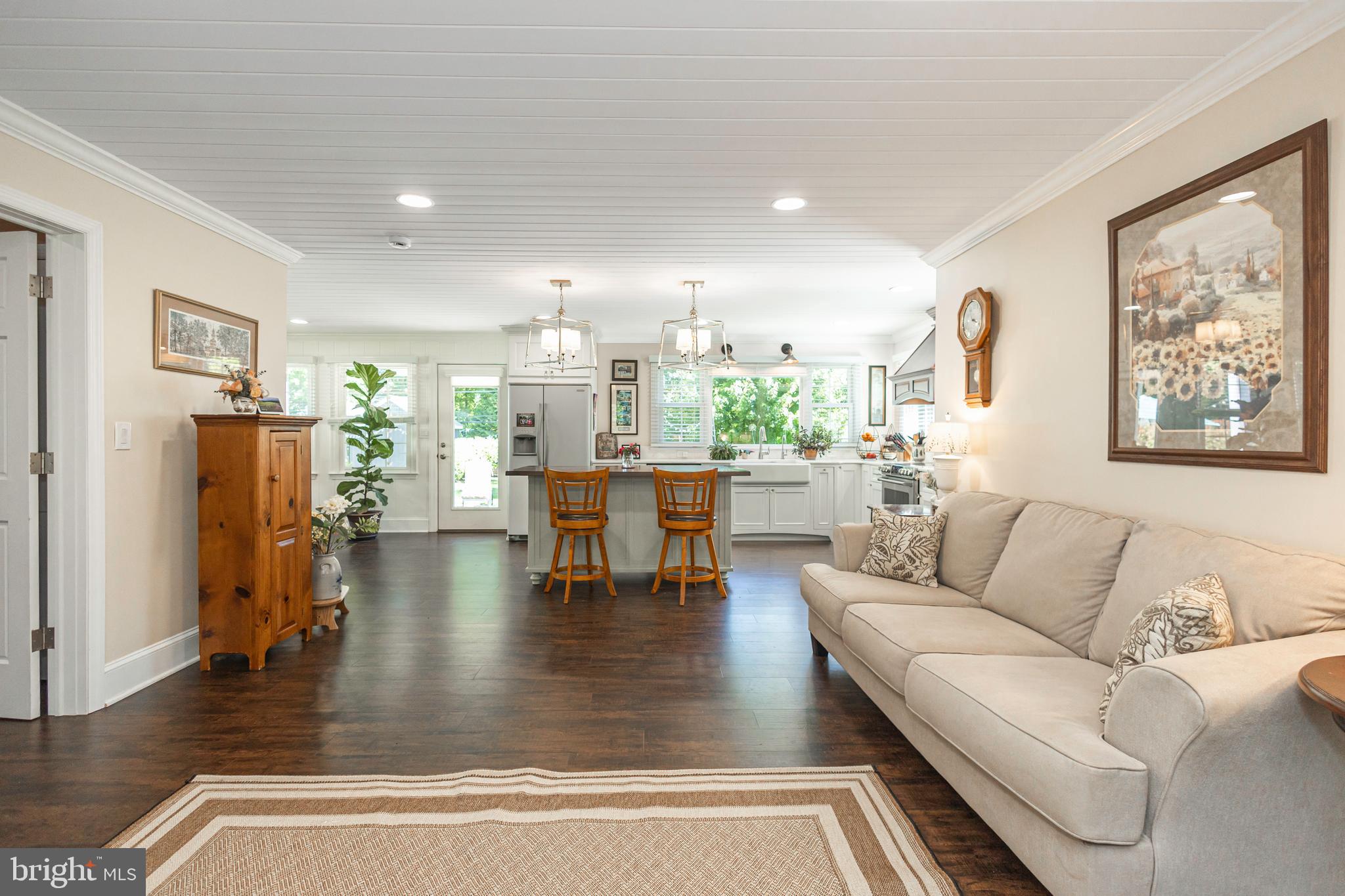 MAKEFIELD MANOR - Residential