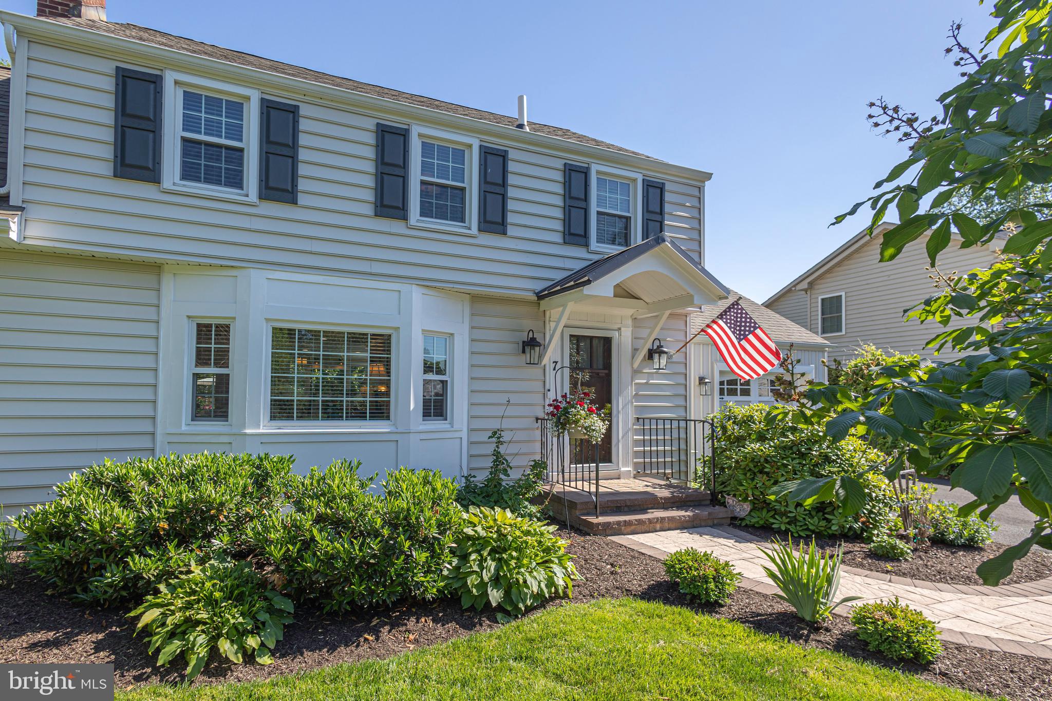 MAKEFIELD MANOR - Residential