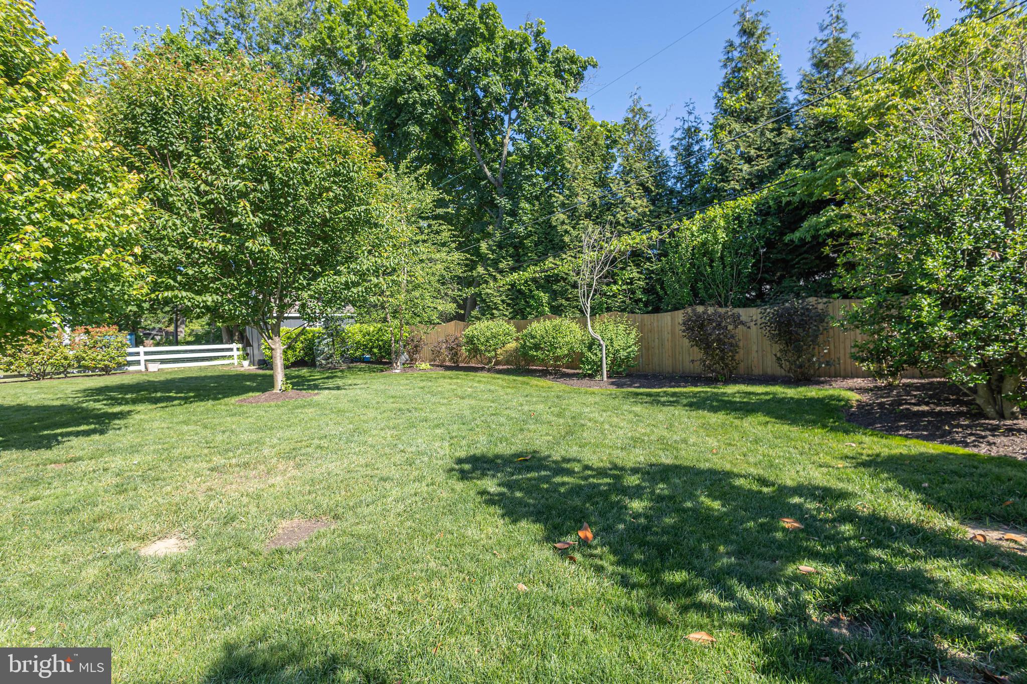 MAKEFIELD MANOR - Residential