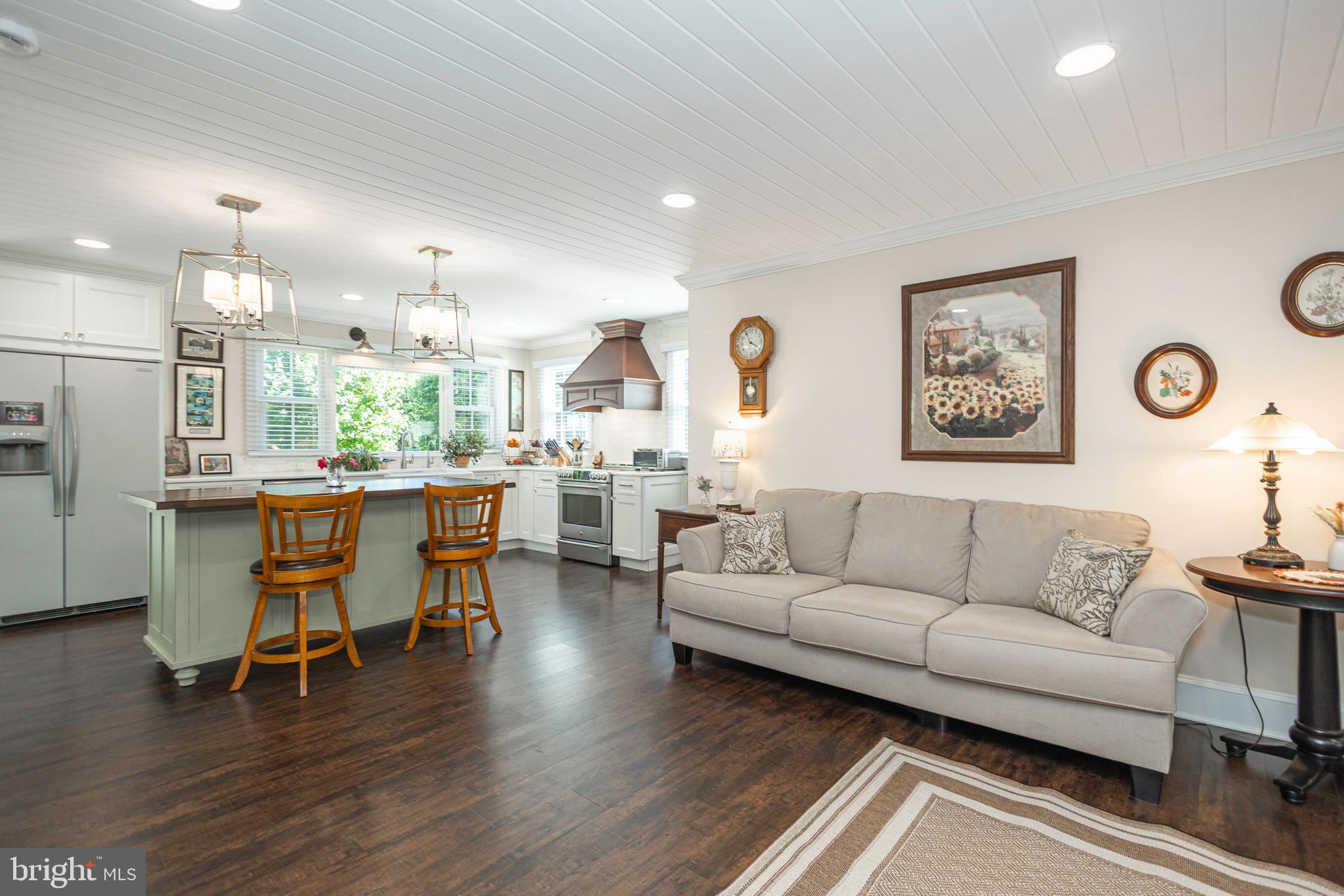 MAKEFIELD MANOR - Residential