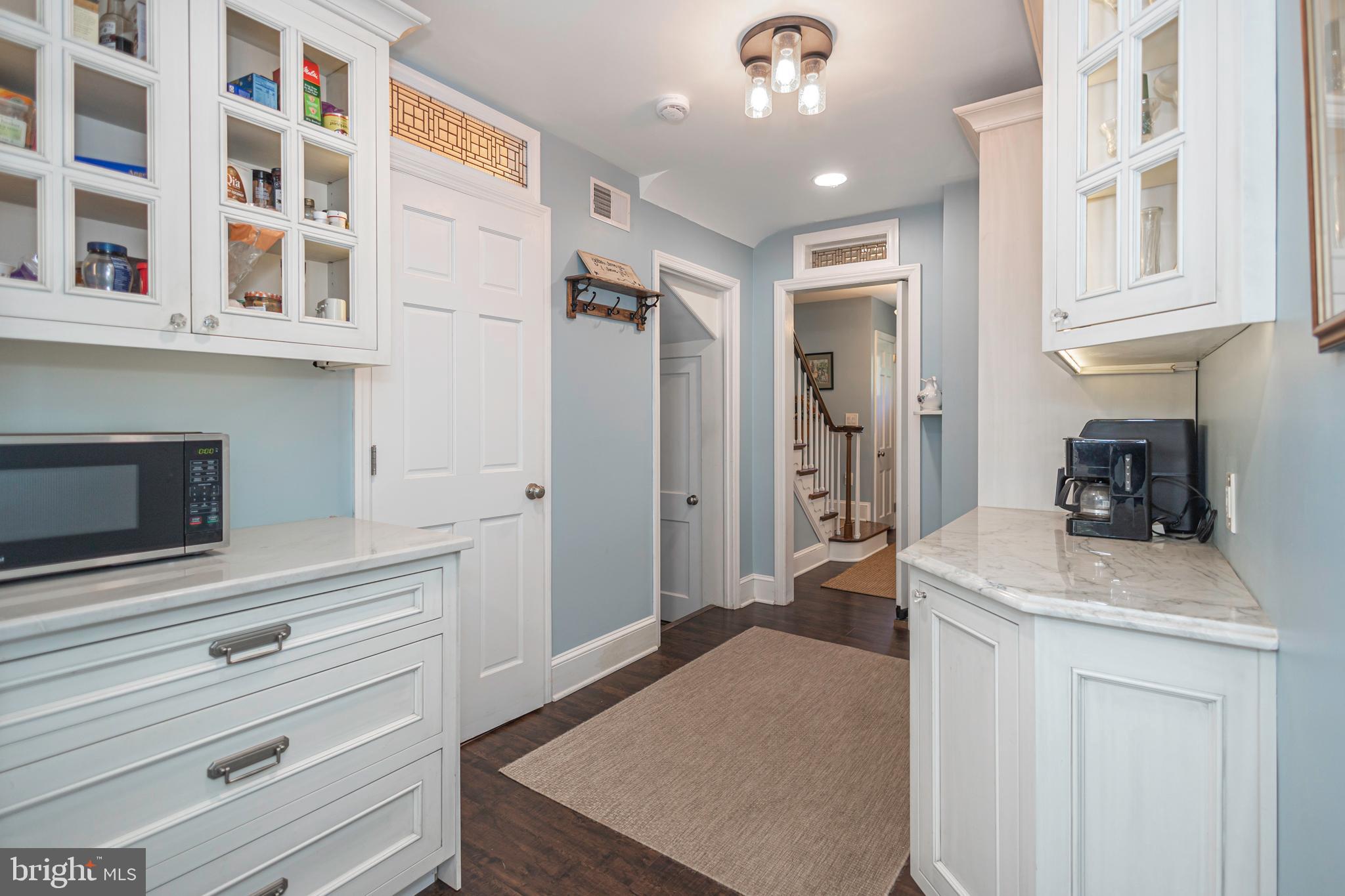 MAKEFIELD MANOR - Residential