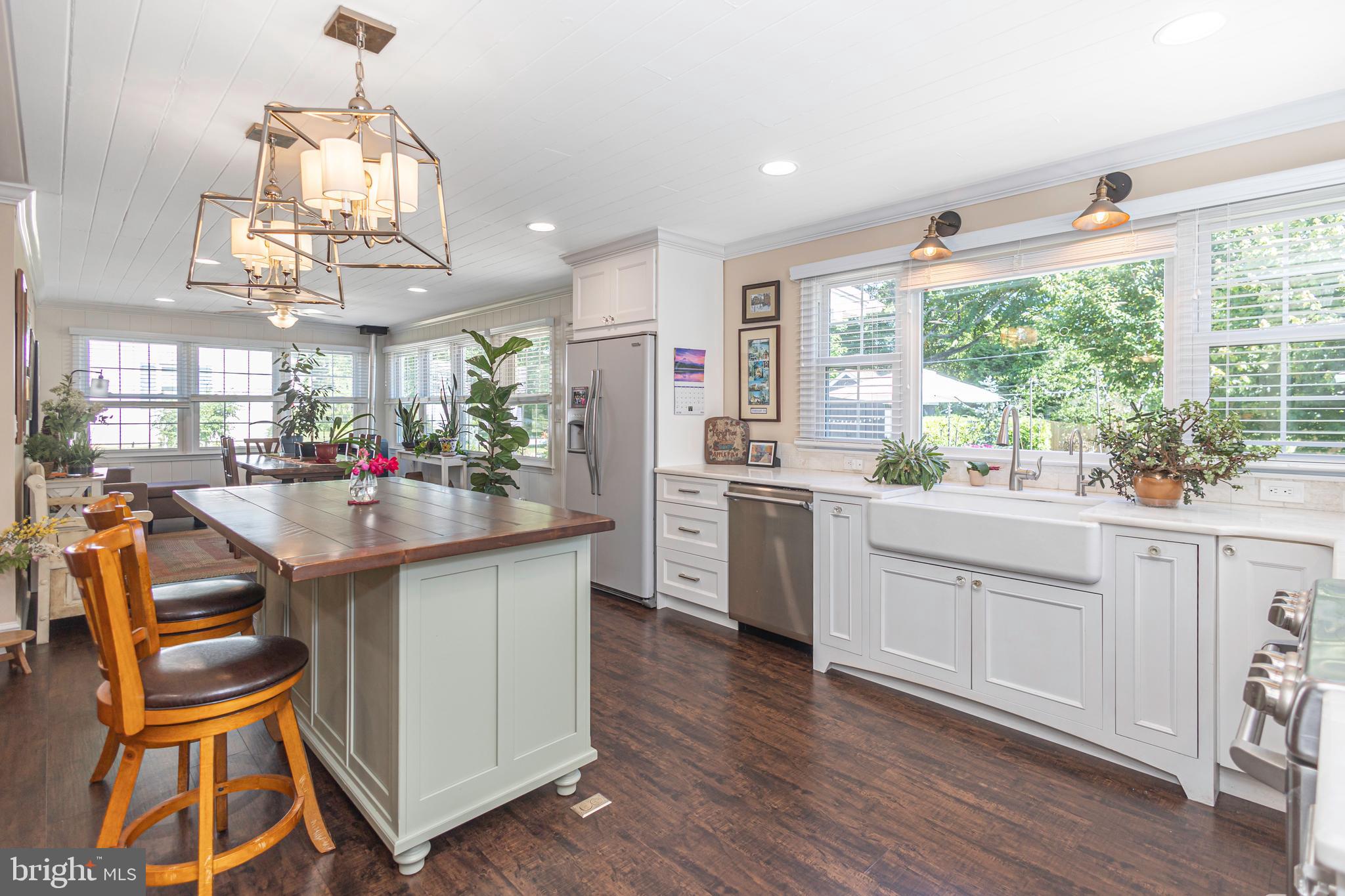 MAKEFIELD MANOR - Residential