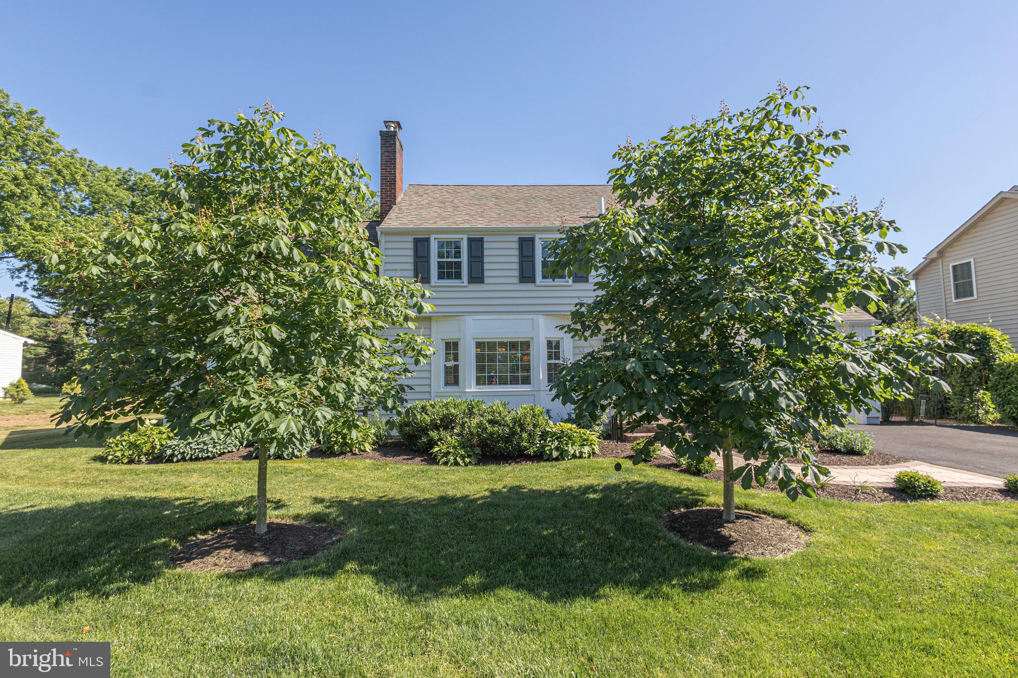 MAKEFIELD MANOR - Residential