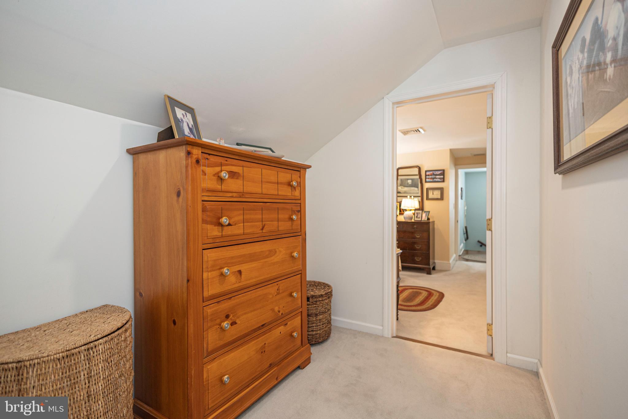 MAKEFIELD MANOR - Residential