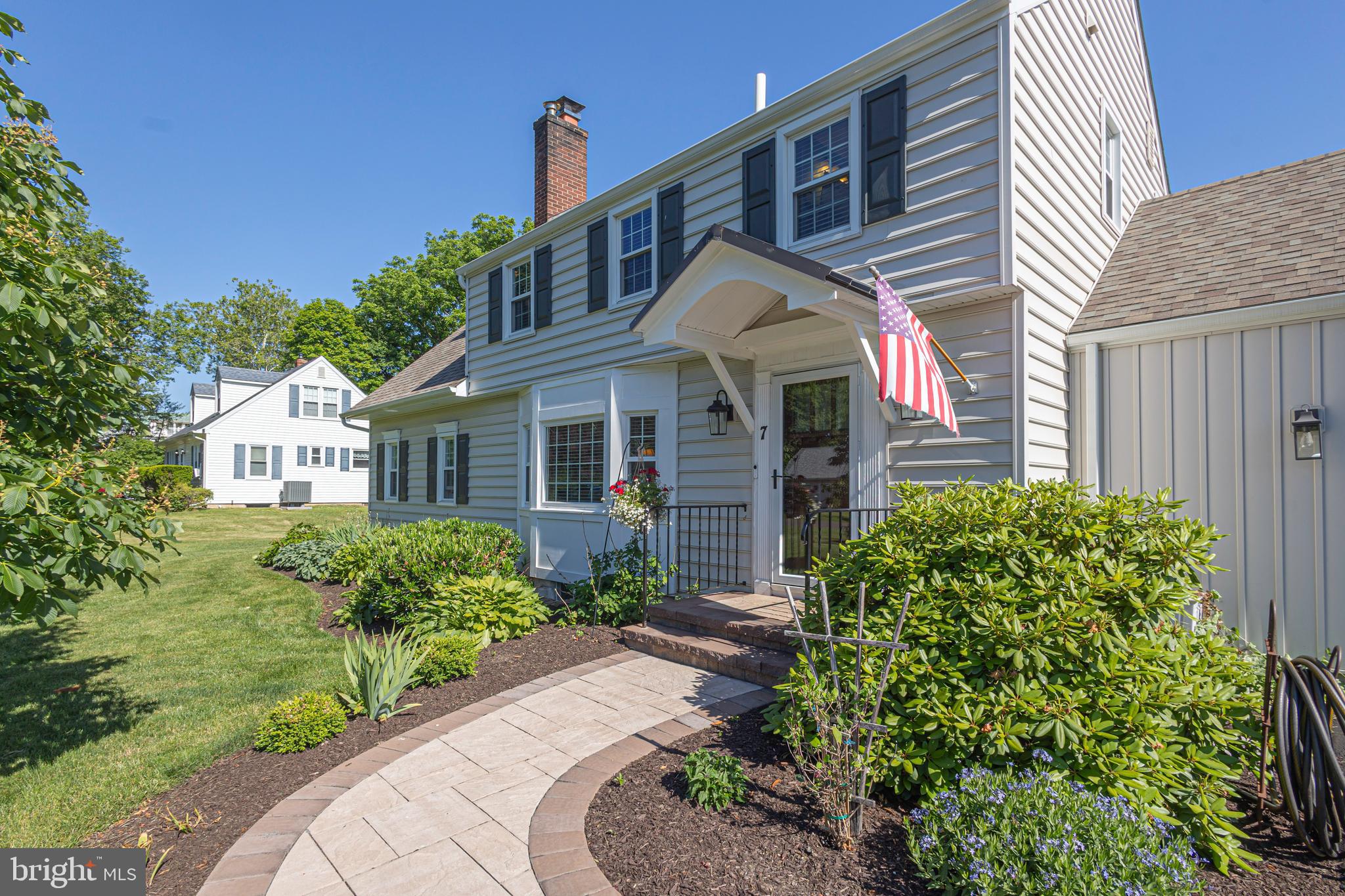 MAKEFIELD MANOR - Residential
