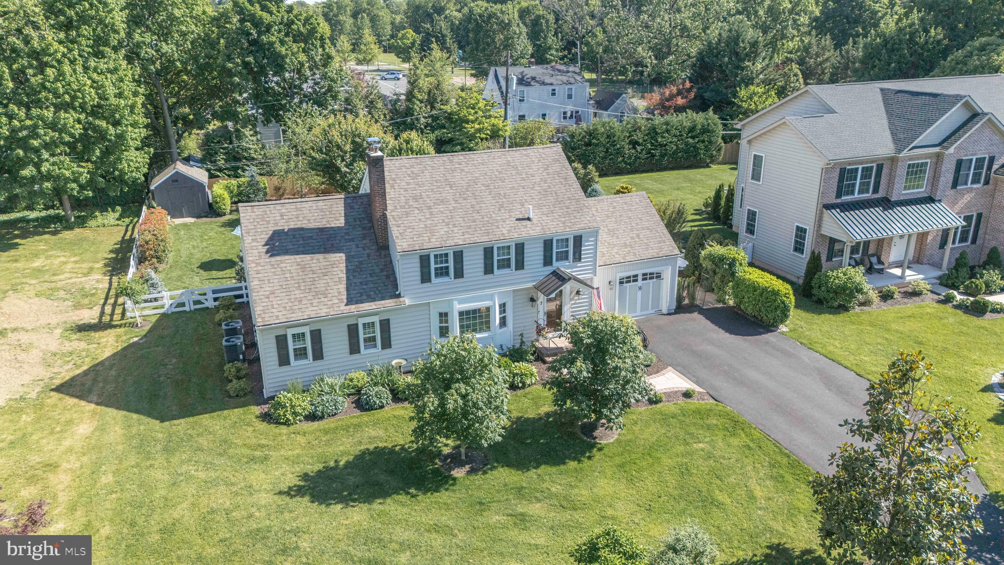 MAKEFIELD MANOR - Residential