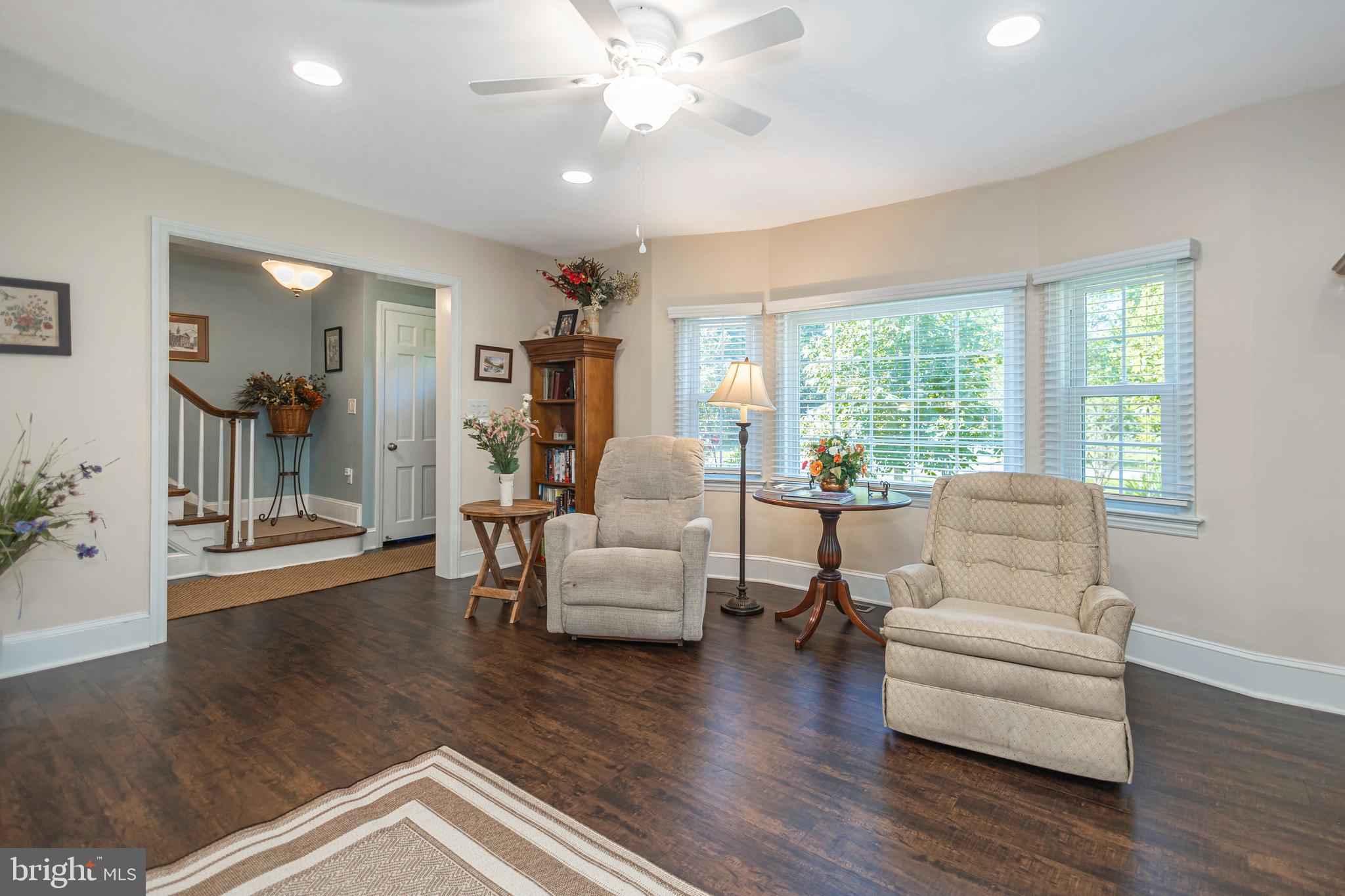 MAKEFIELD MANOR - Residential