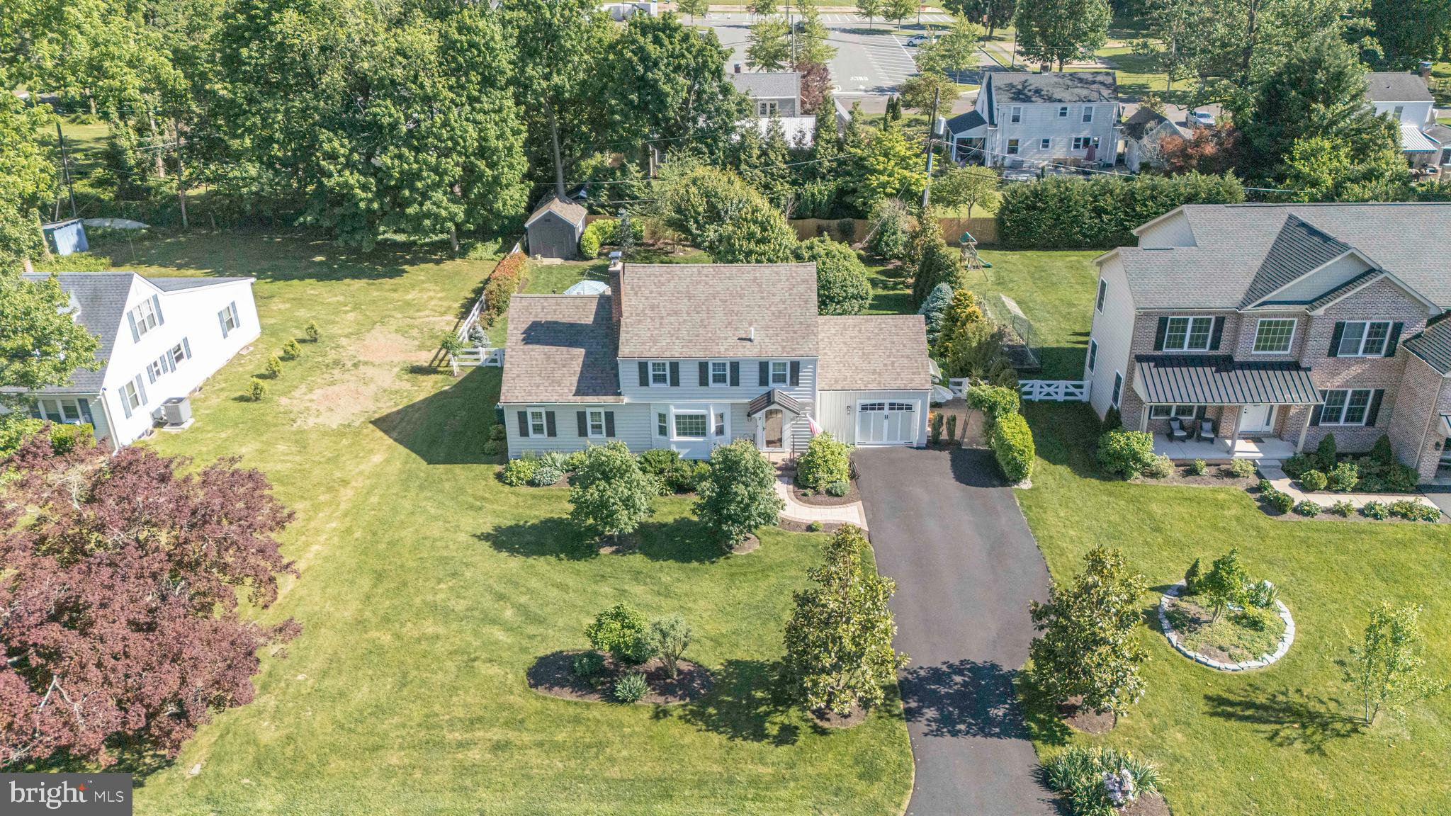 MAKEFIELD MANOR - Residential