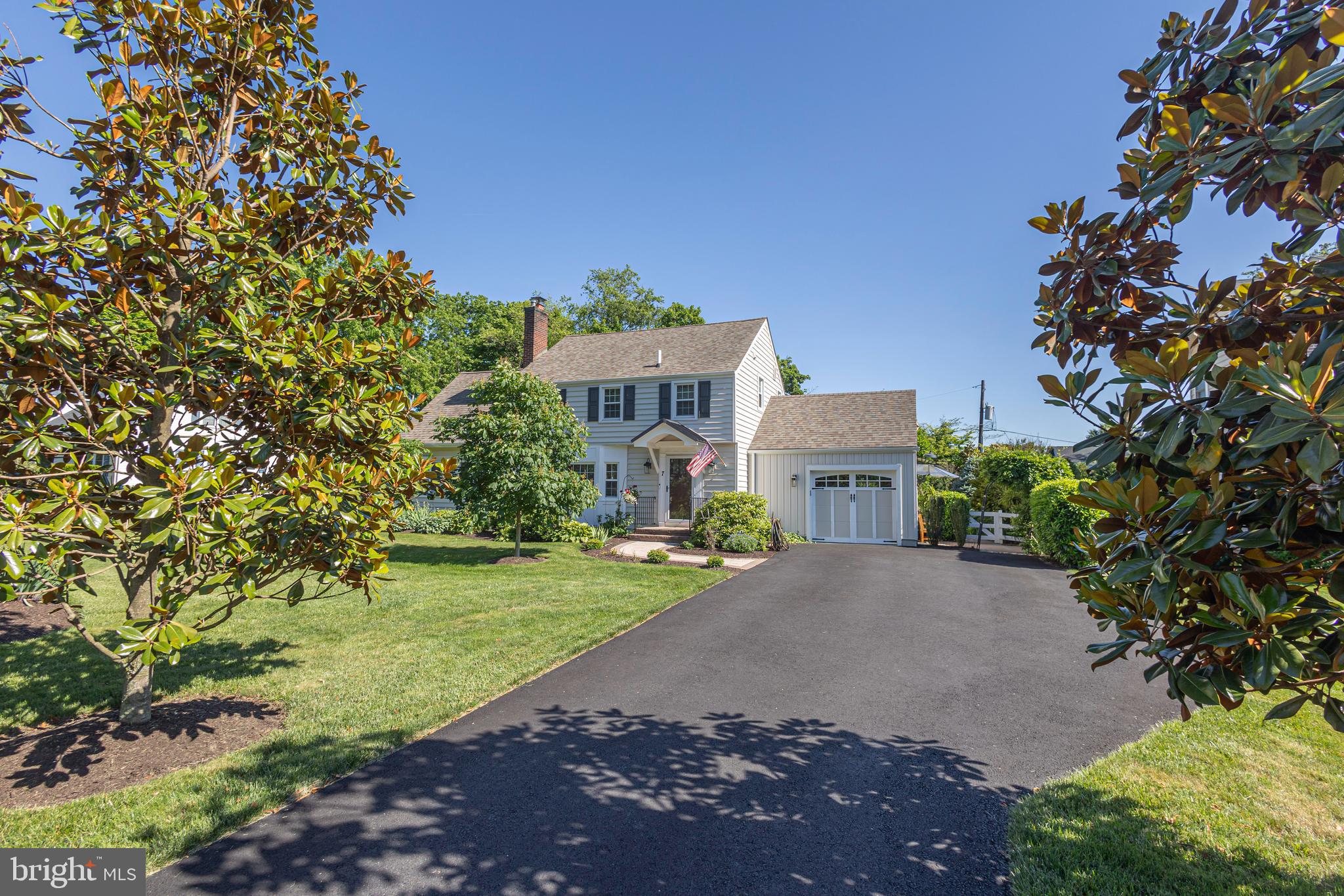 MAKEFIELD MANOR - Residential