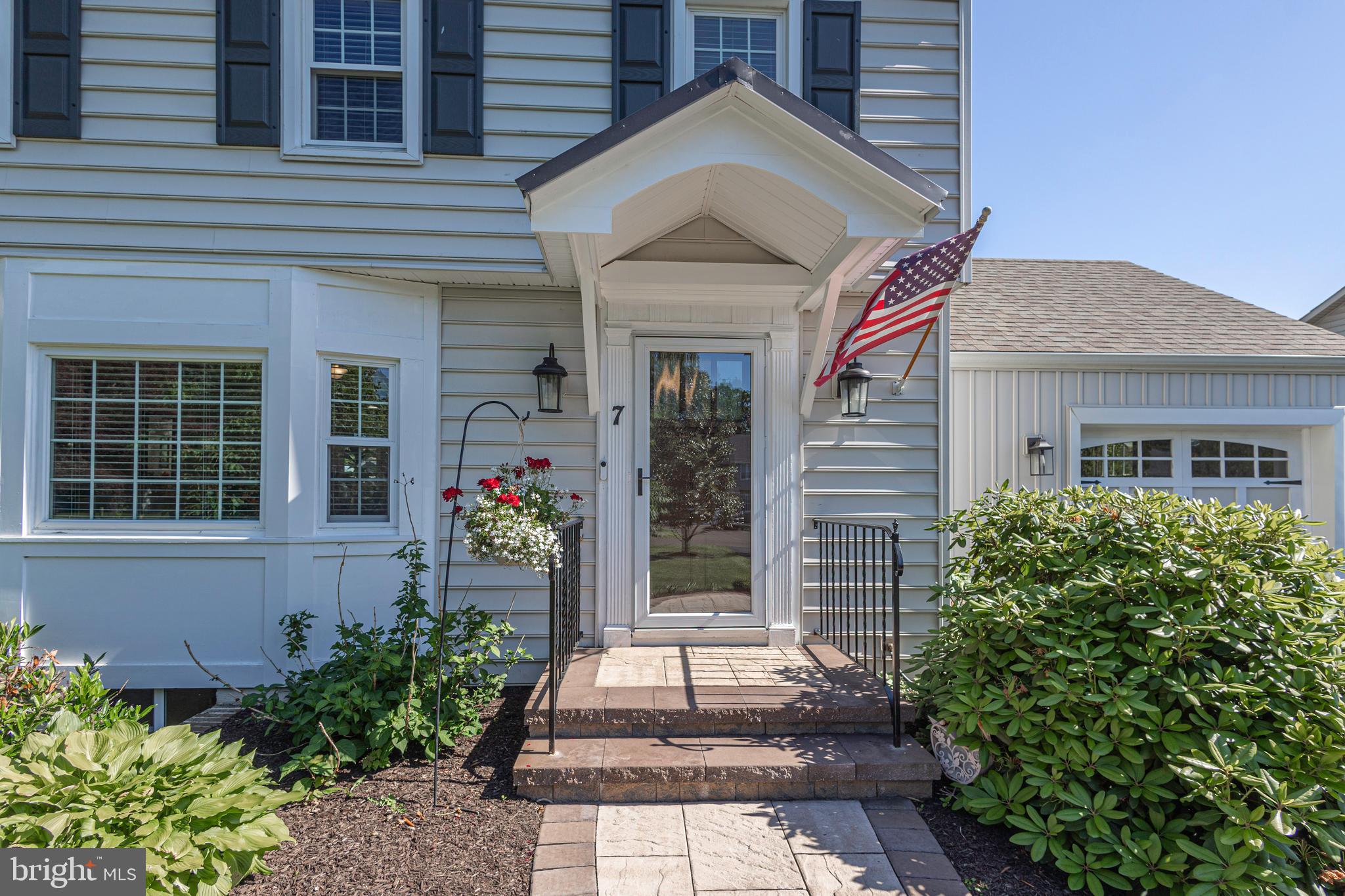 MAKEFIELD MANOR - Residential