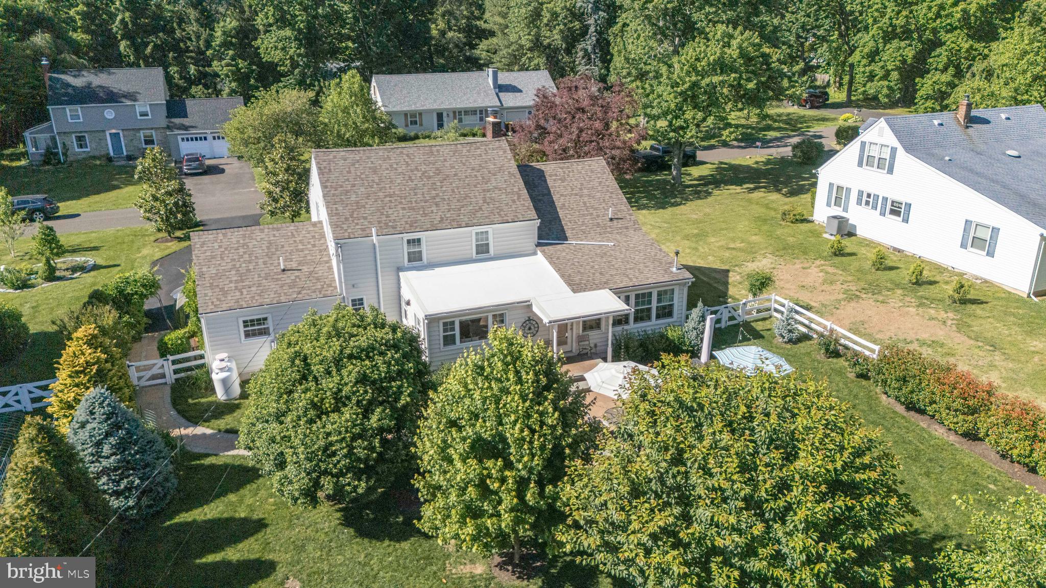 MAKEFIELD MANOR - Residential