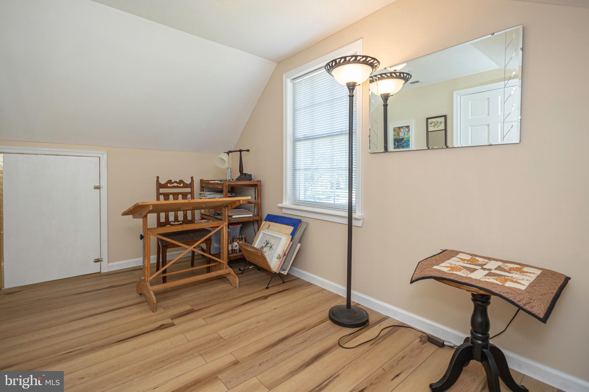 MAKEFIELD MANOR - Residential
