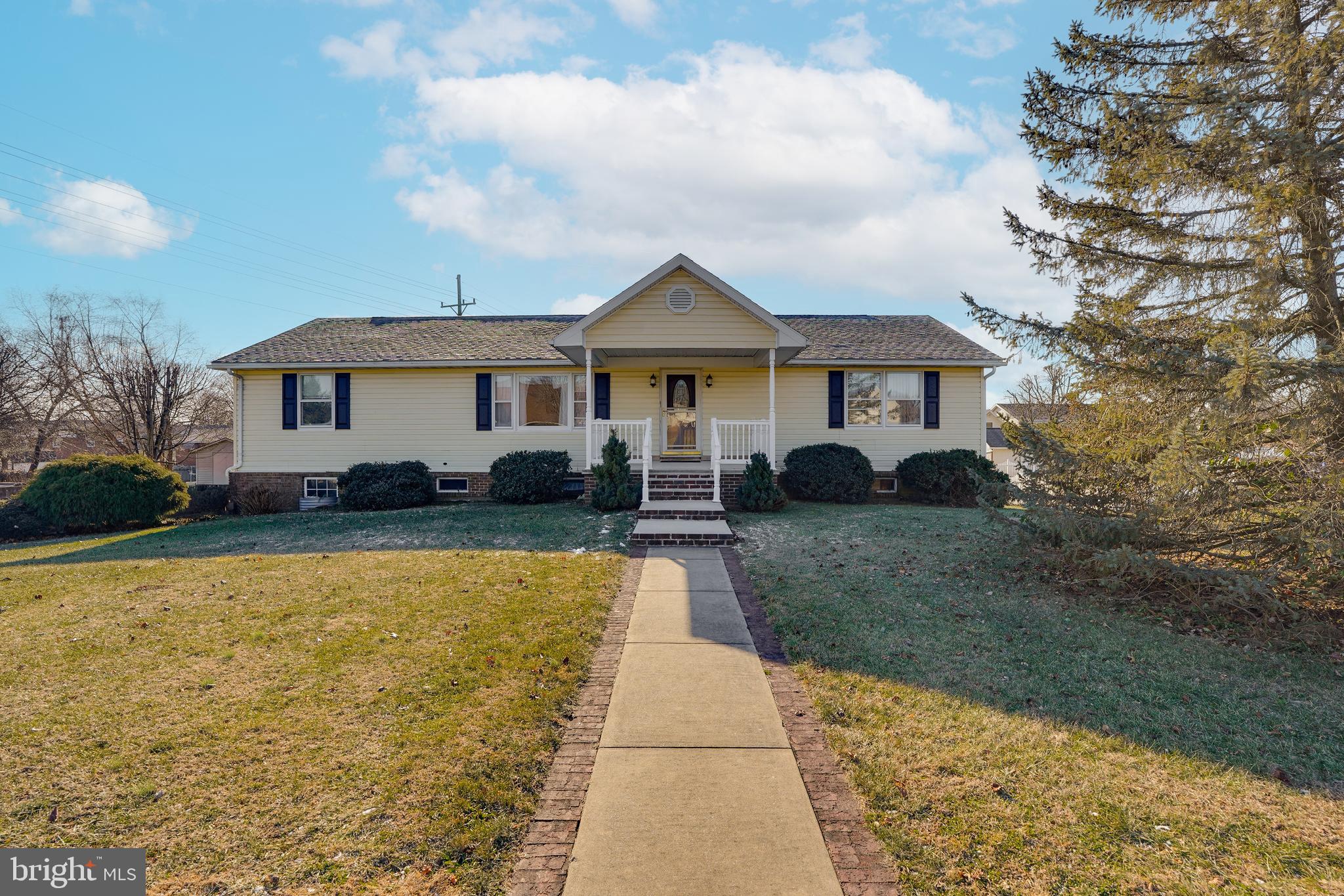 TOWN AND COUNTRY - Residential